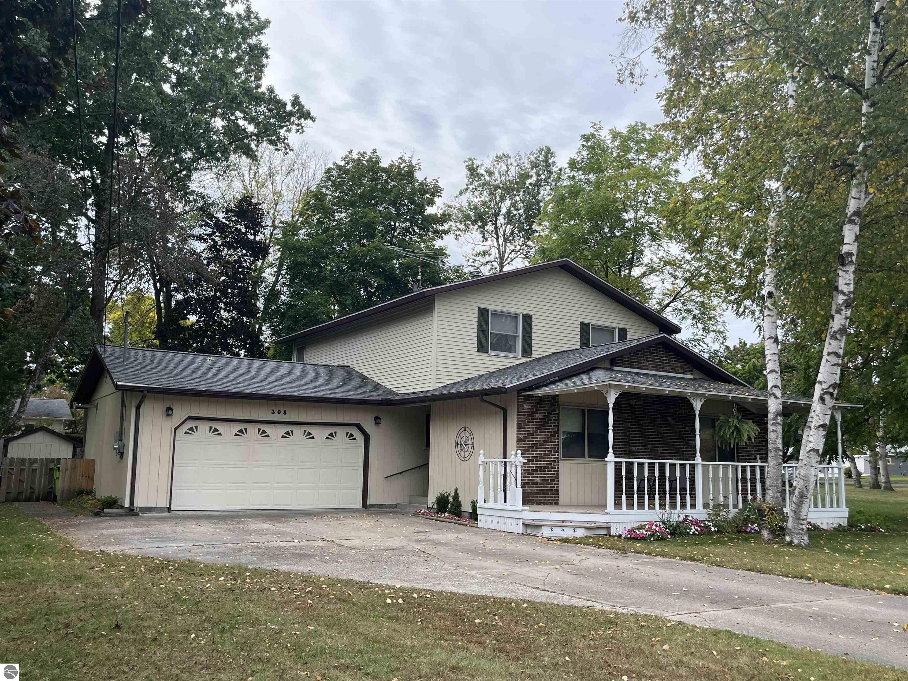 308 Forest Avenue, Clare, MI 48617 — front exterior