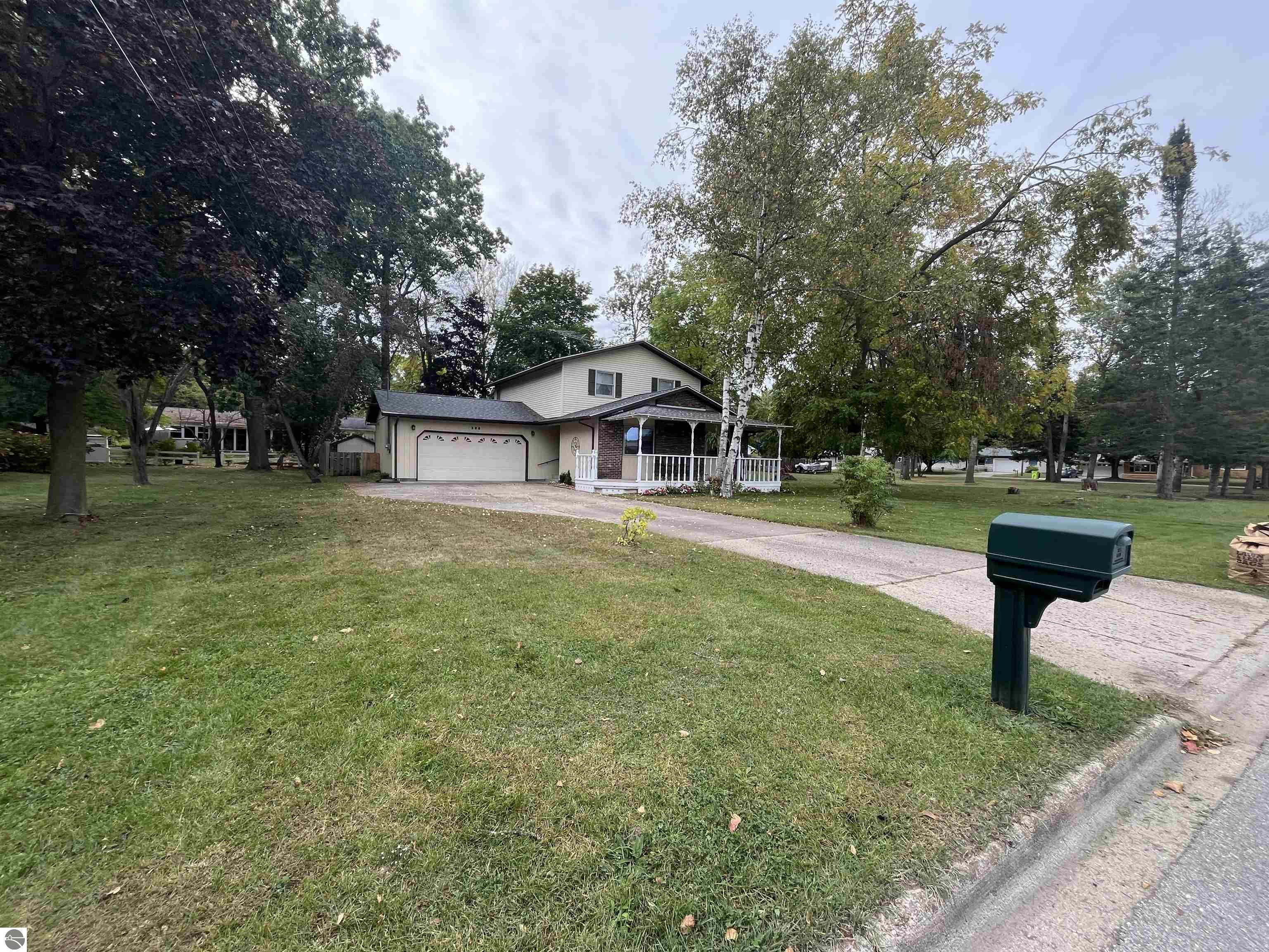 308 Forest Avenue, Clare, MI 48617 — Photo 3