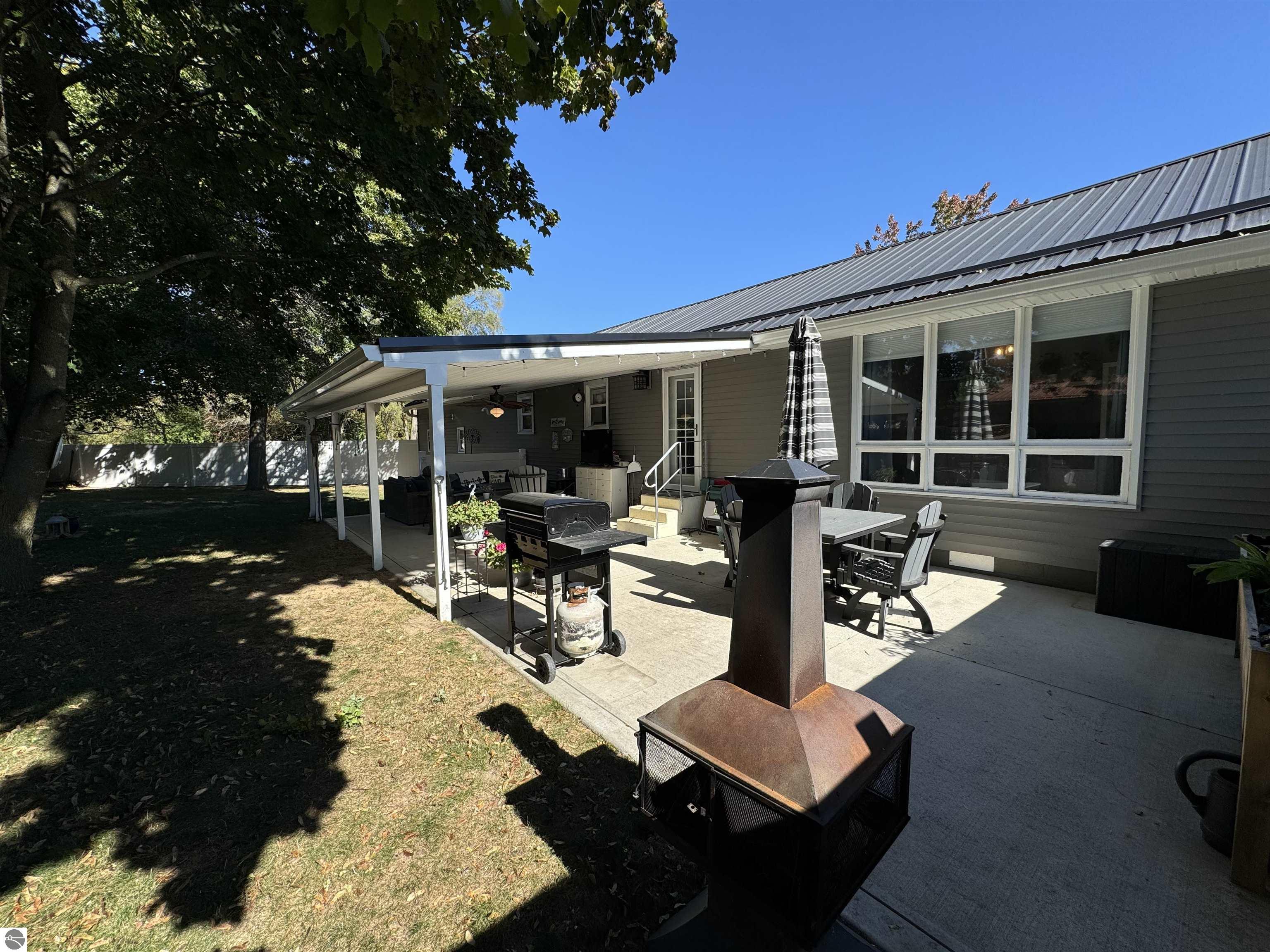 512 Manee Street, Clare, MI 48617 — Photo 28