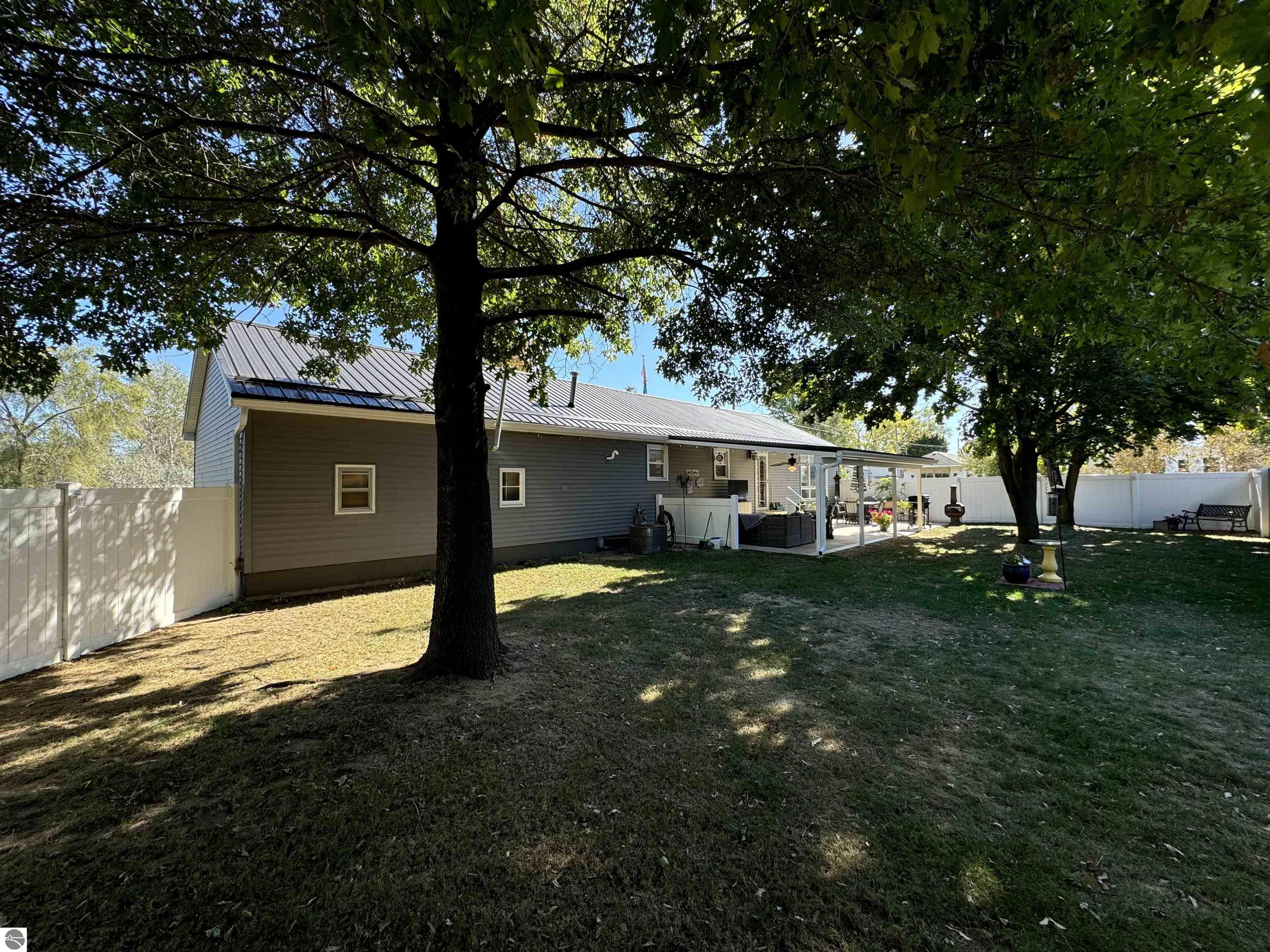 512 Manee Street, Clare, MI 48617 — Photo 31