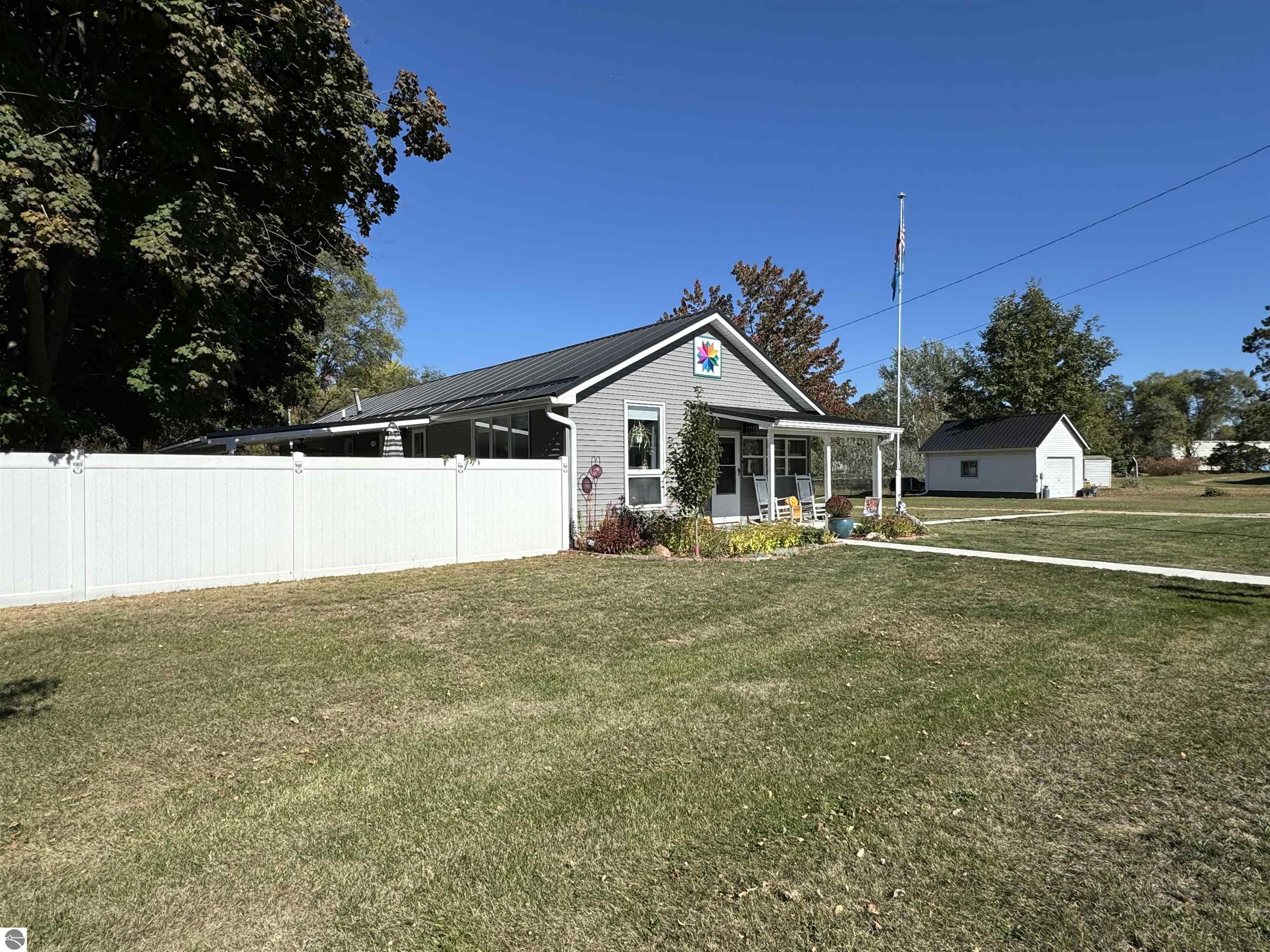 512 Manee Street, Clare, MI 48617 — Photo 32