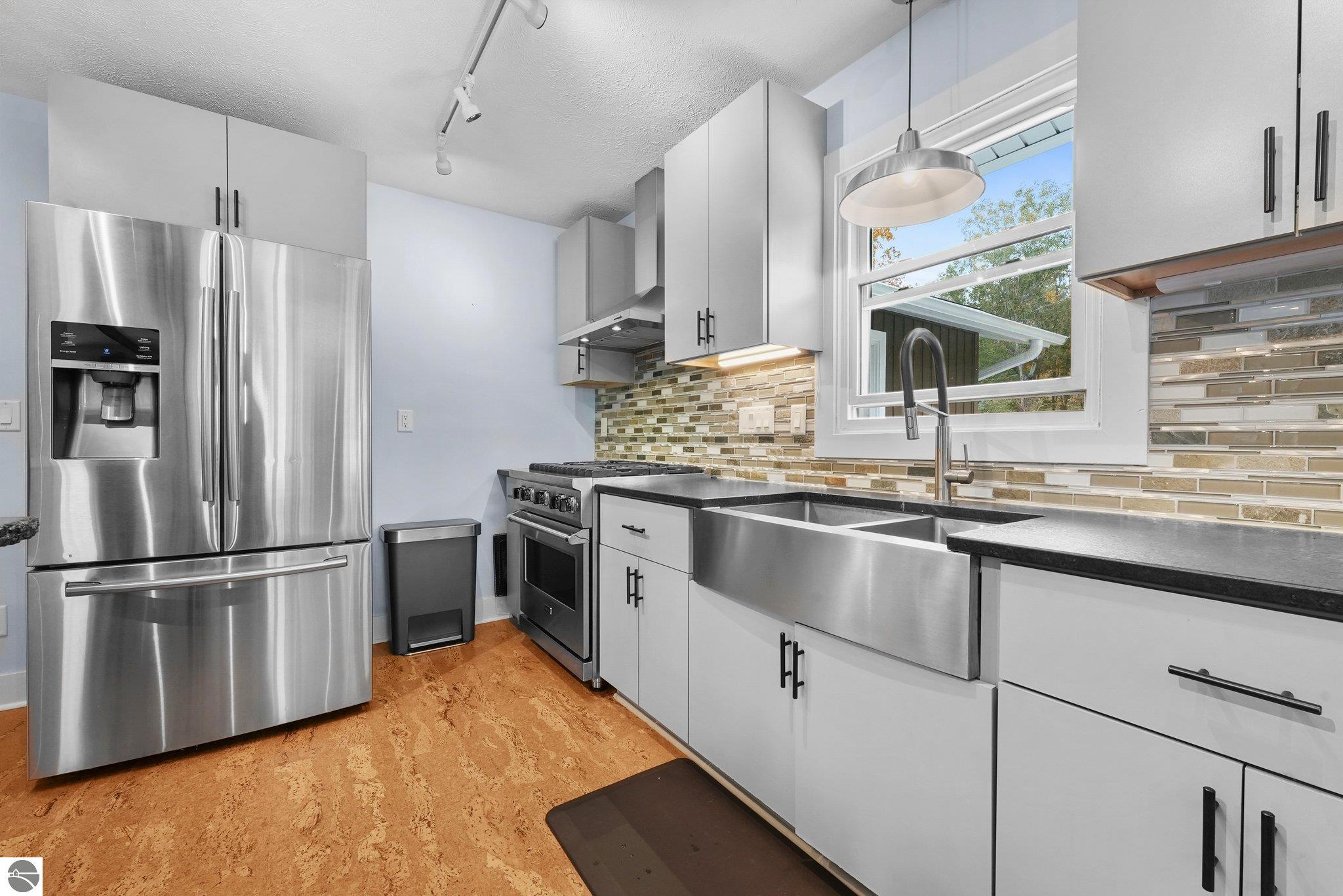 MLS 1928231 The Ticker