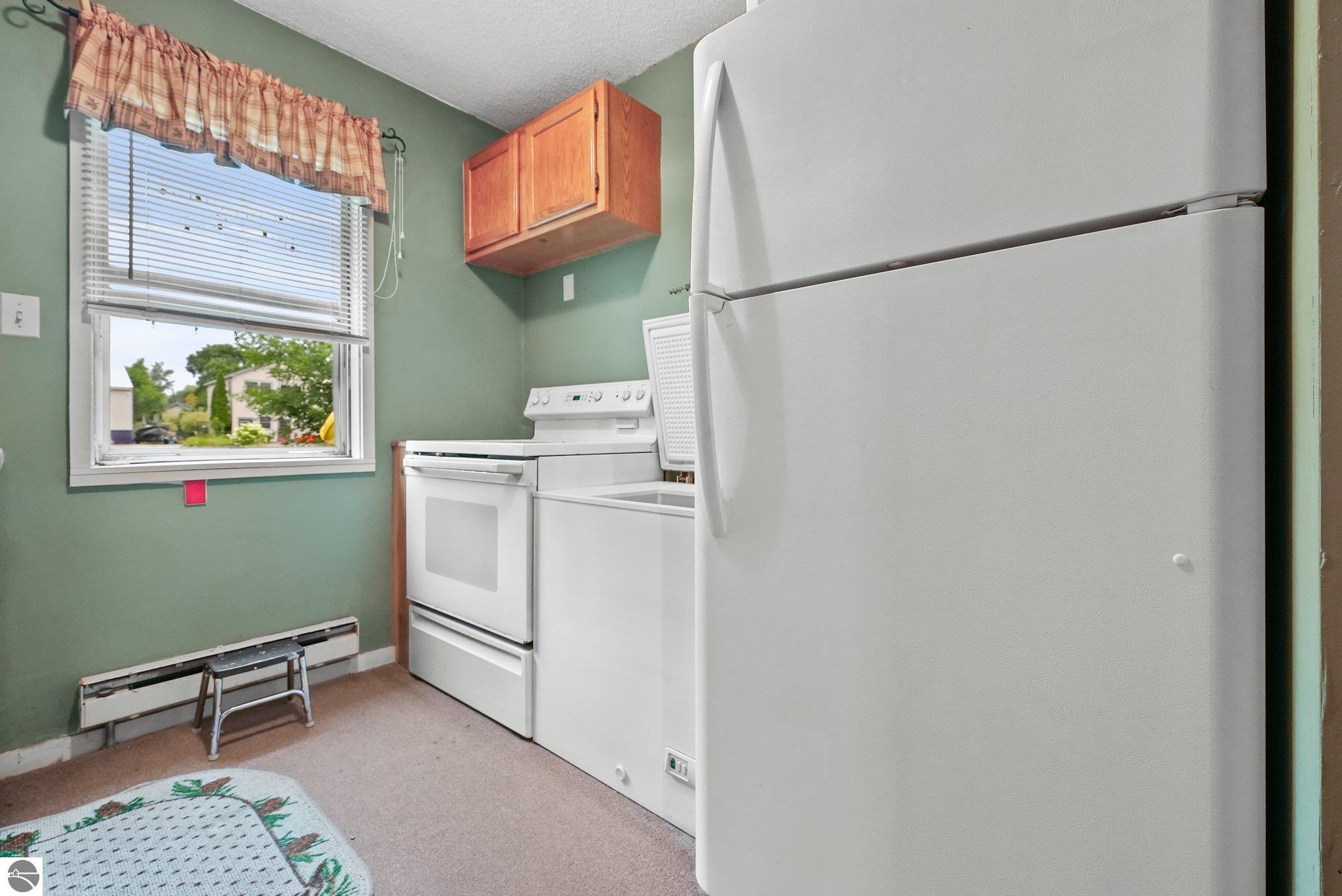 208 Lake, Elk Rapids, MI 49629 — Photo 11
