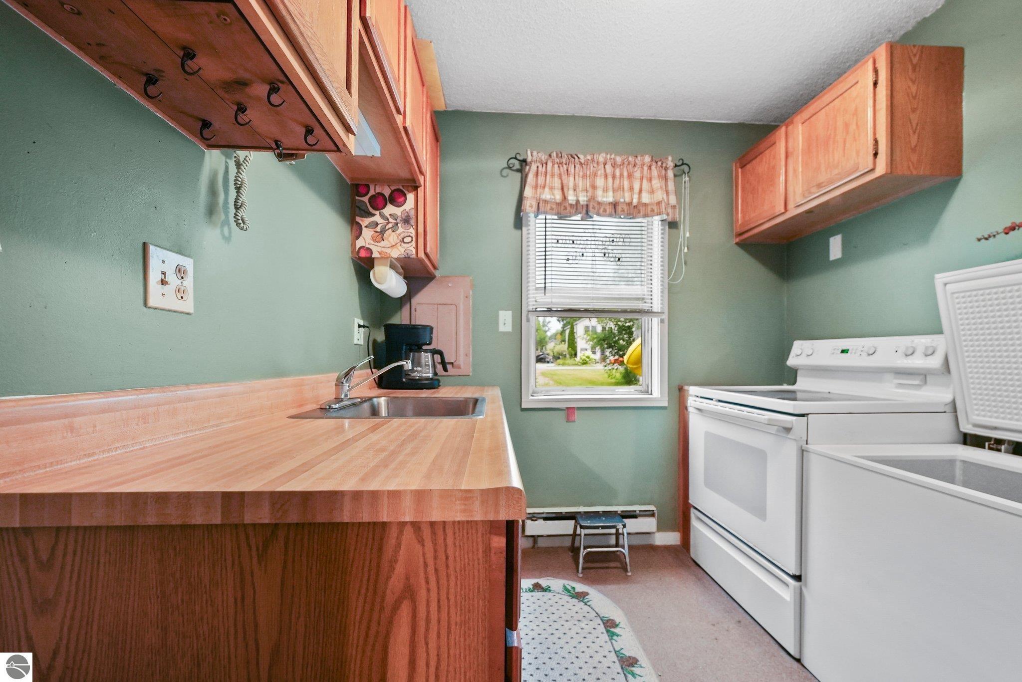 208 Lake, Elk Rapids, MI 49629 — Photo 12