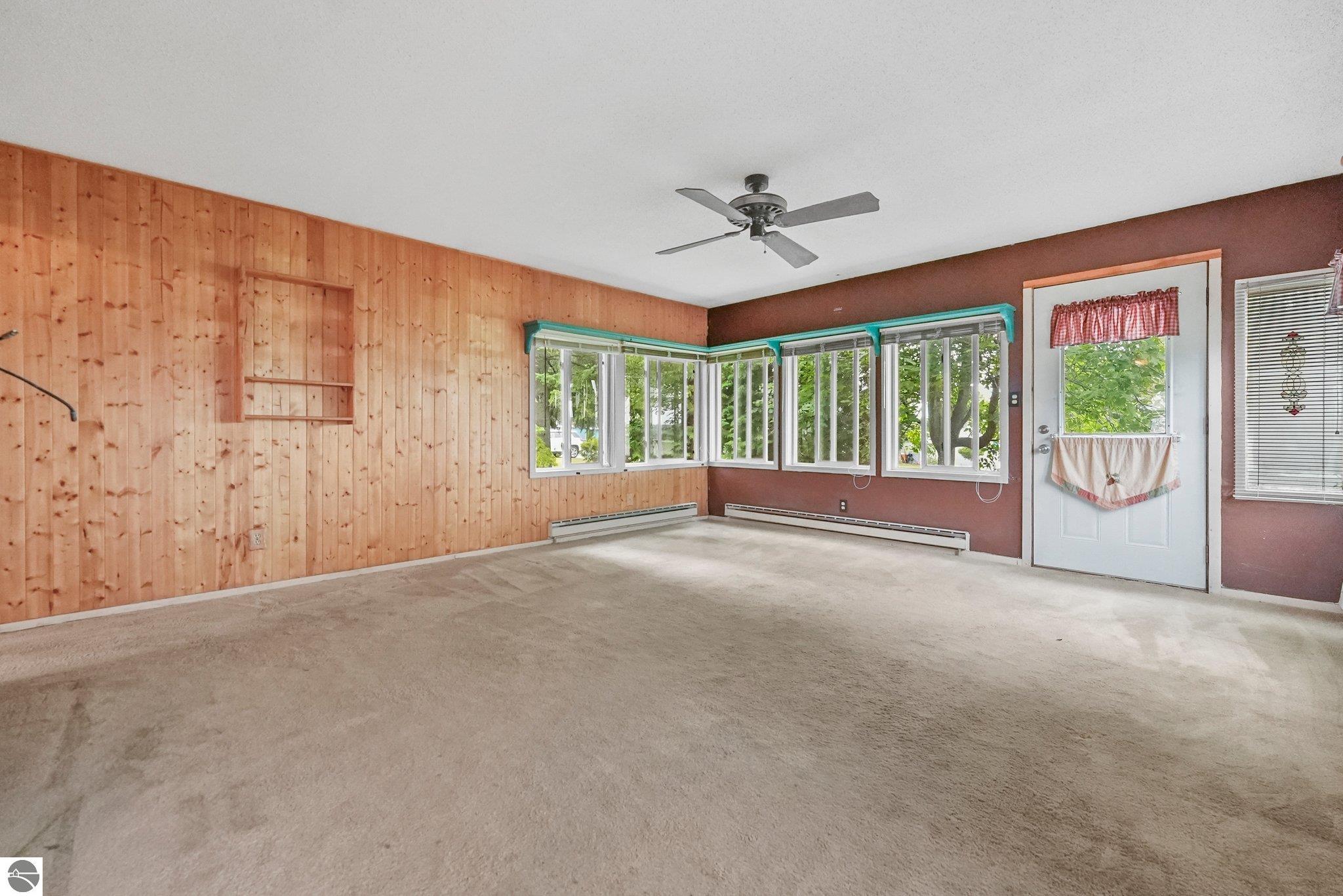 208 Lake, Elk Rapids, MI 49629 — Photo 4