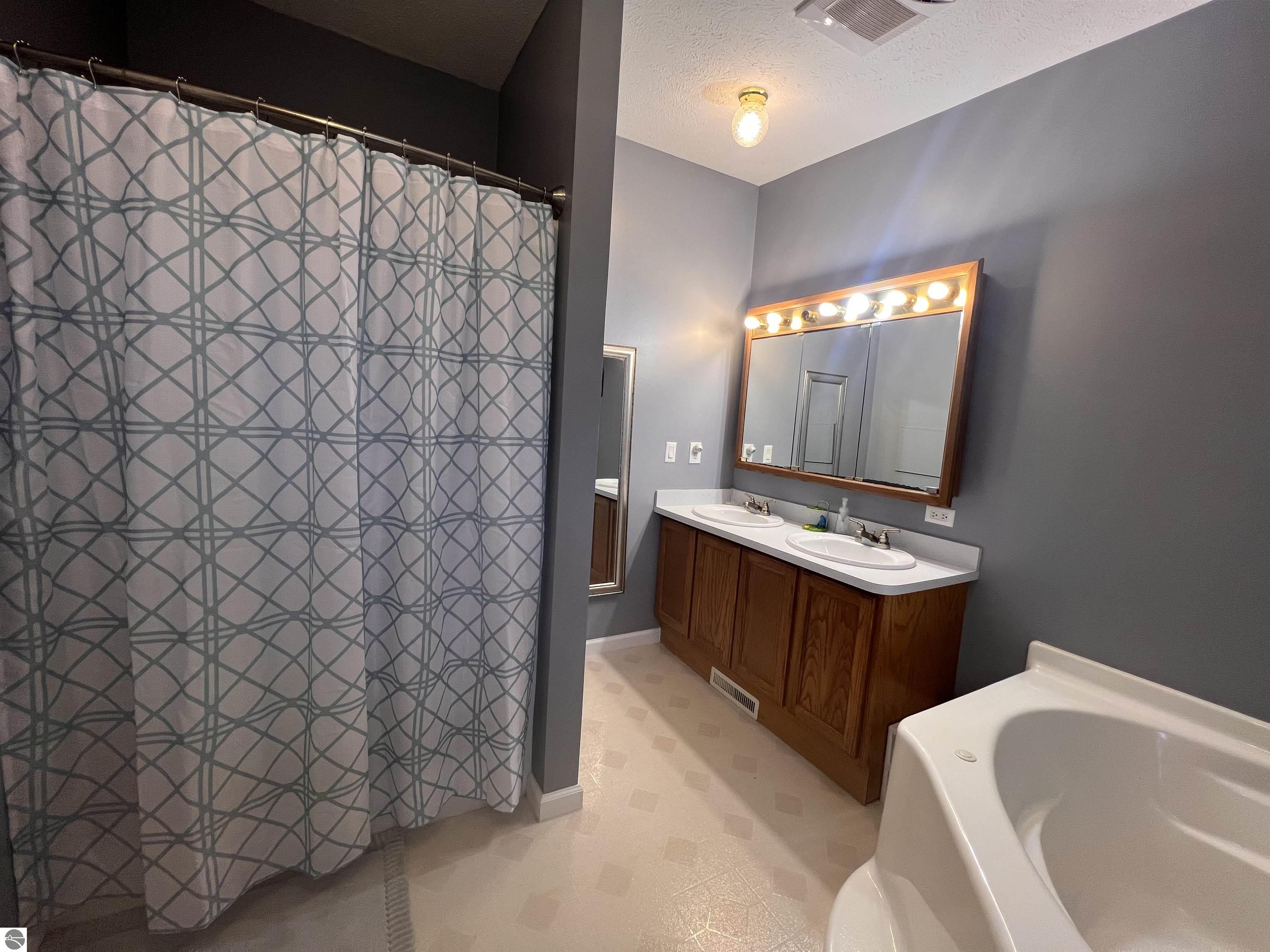 1028 Bundy Drive, Lake Isabella, MI 48893 — Photo 15