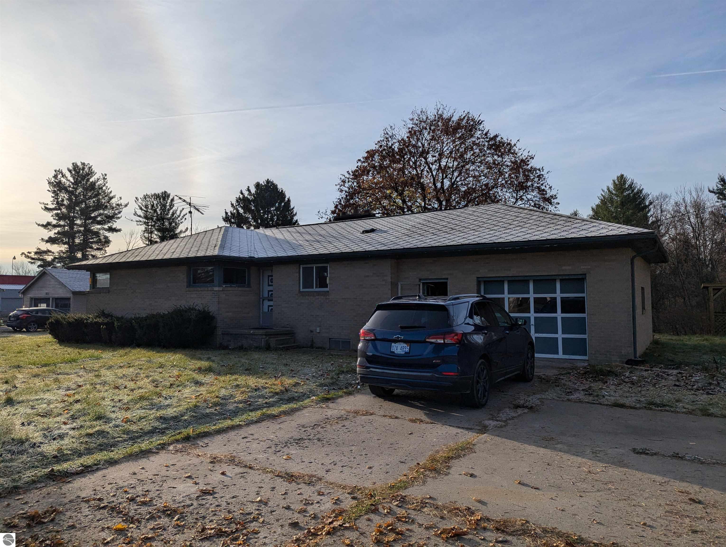 75 W Saginaw Road, Sanford, MI 48657 — Photo 3