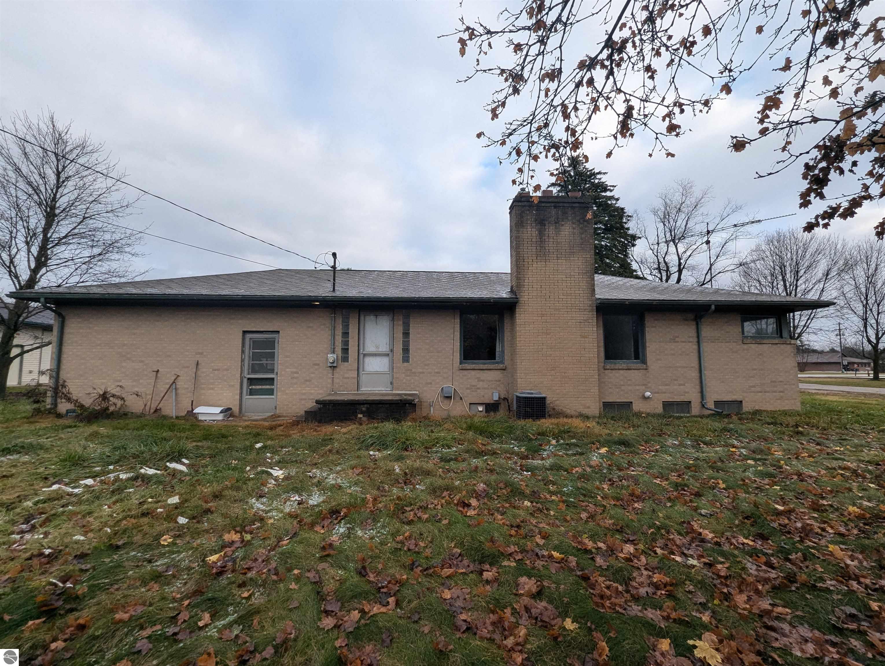 75 W Saginaw Road, Sanford, MI 48657 — Photo 5