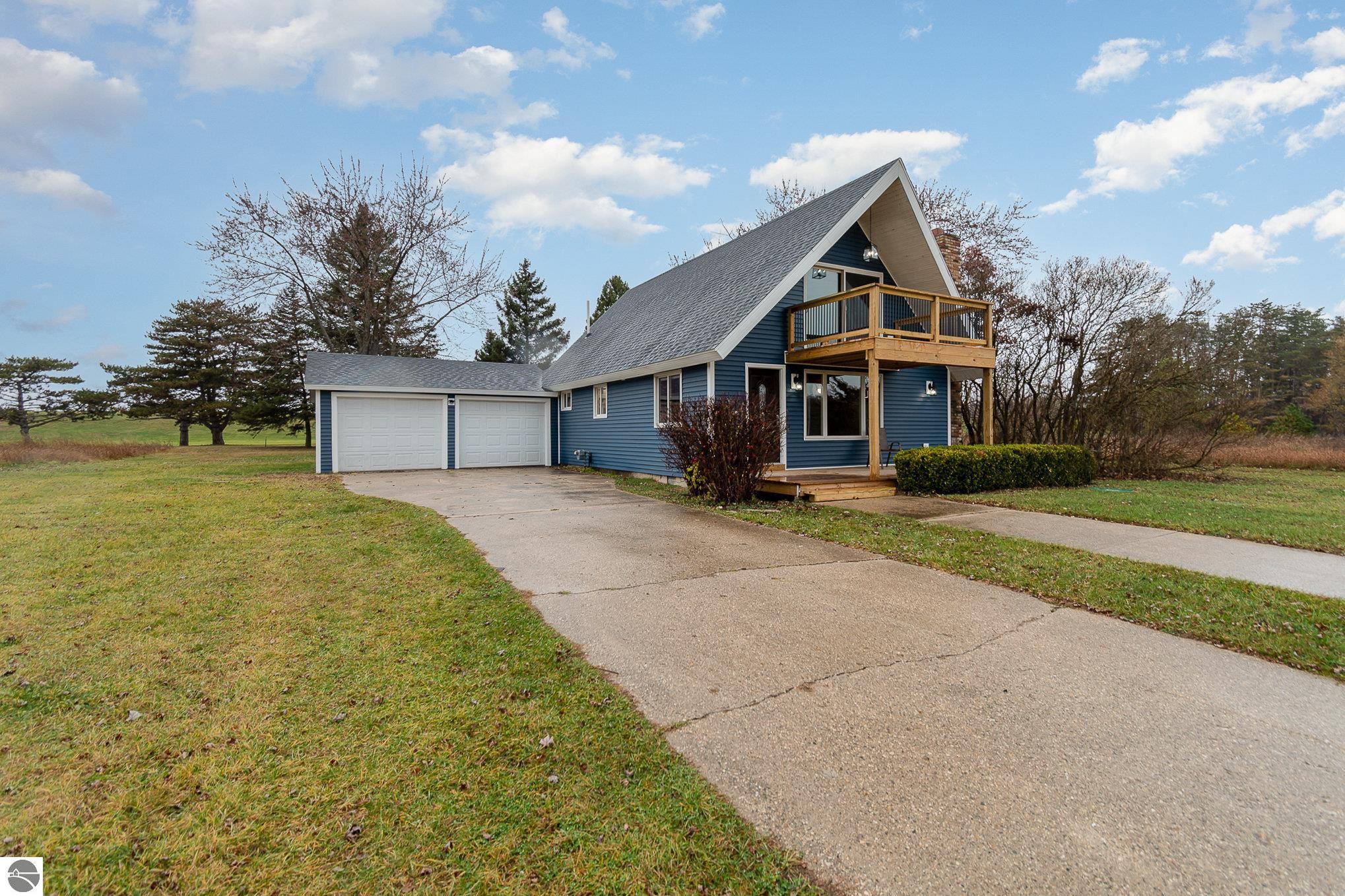 1050 Fairway Drive, Lake Isabella, MI 48893 — Photo 2