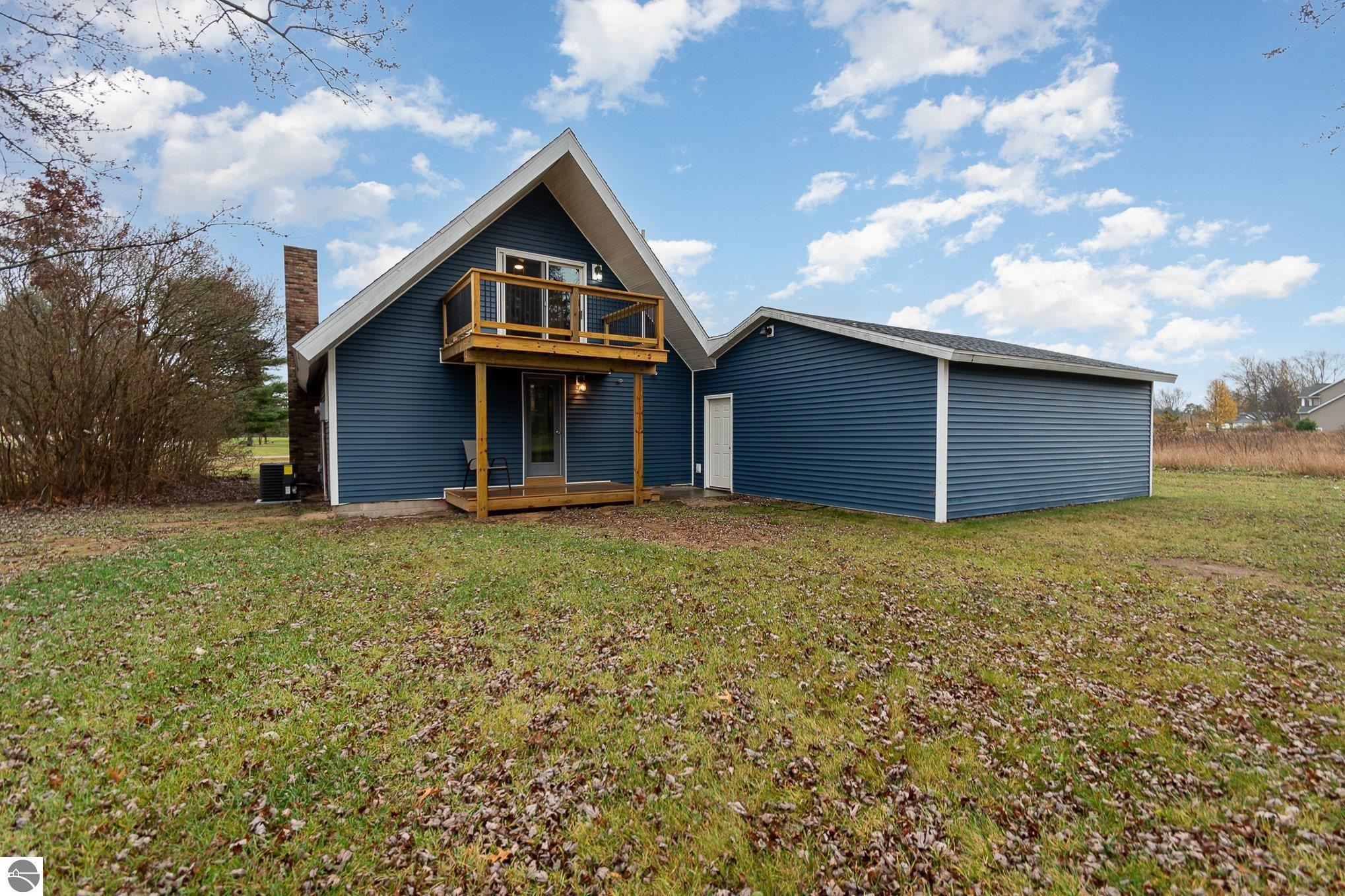 1050 Fairway Drive, Lake Isabella, MI 48893 — Photo 15