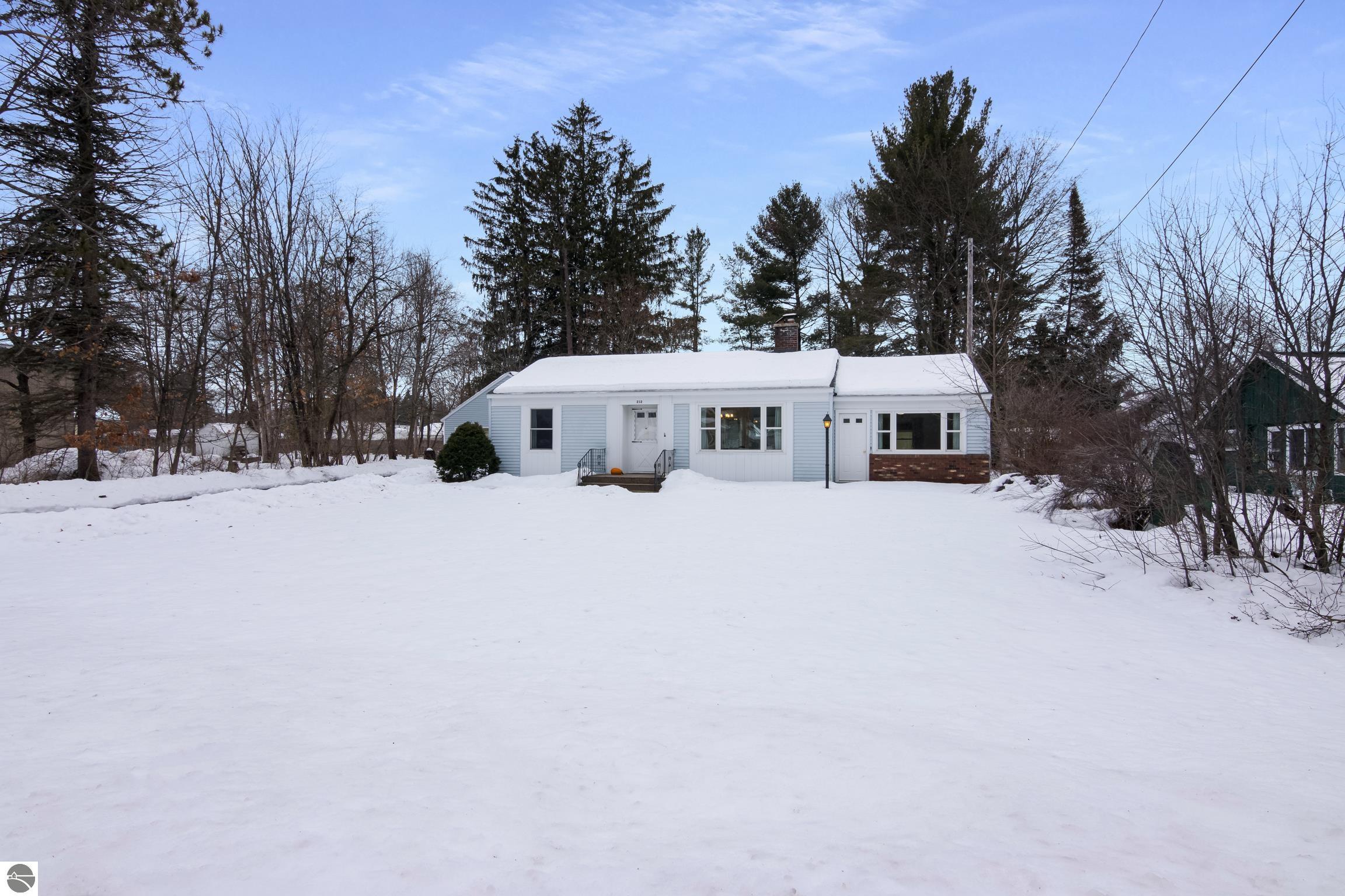 212 S Coral Street, Kalkaska, MI 49646 — Photo 3