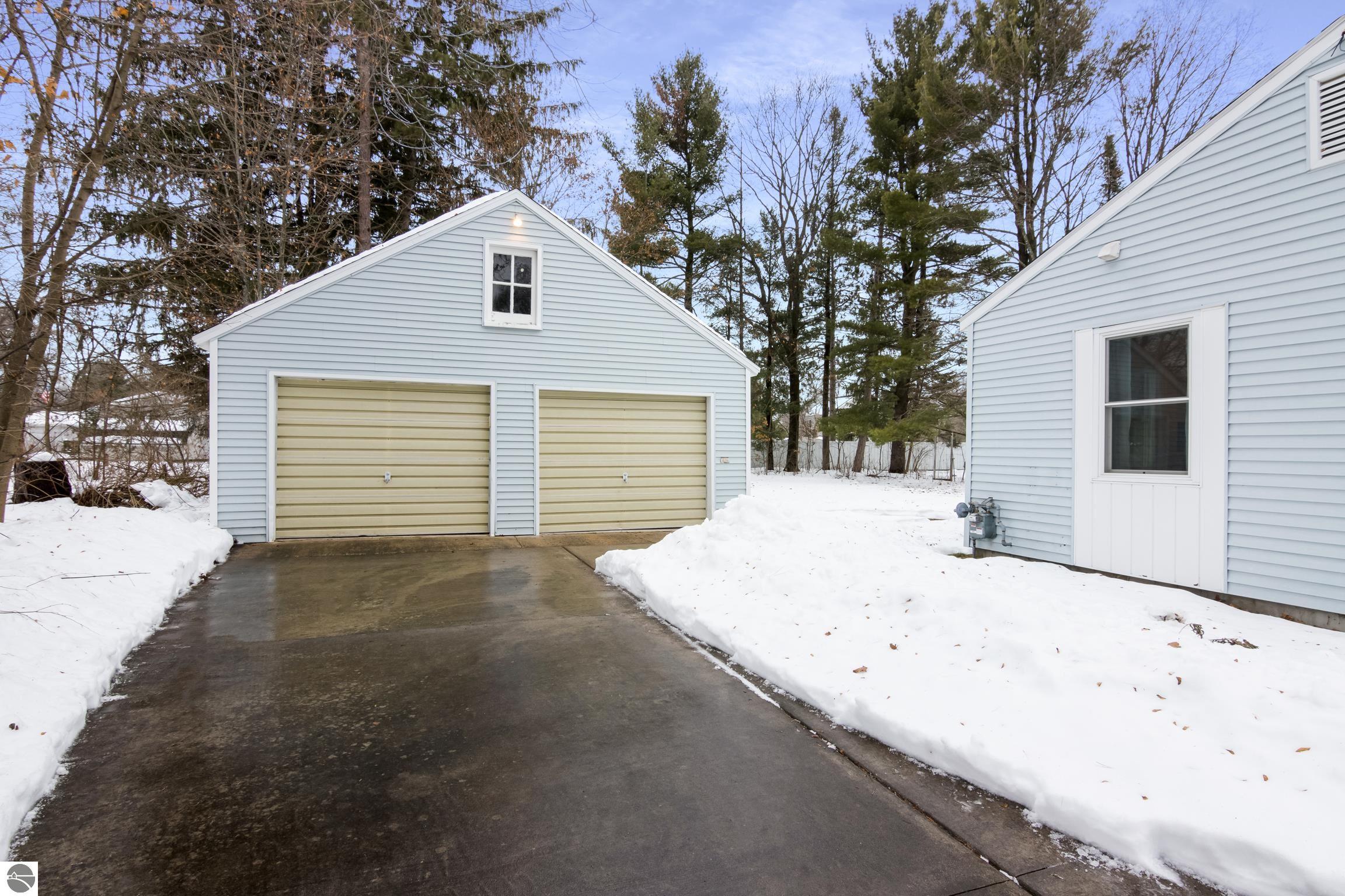 212 S Coral Street, Kalkaska, MI 49646 — Photo 27