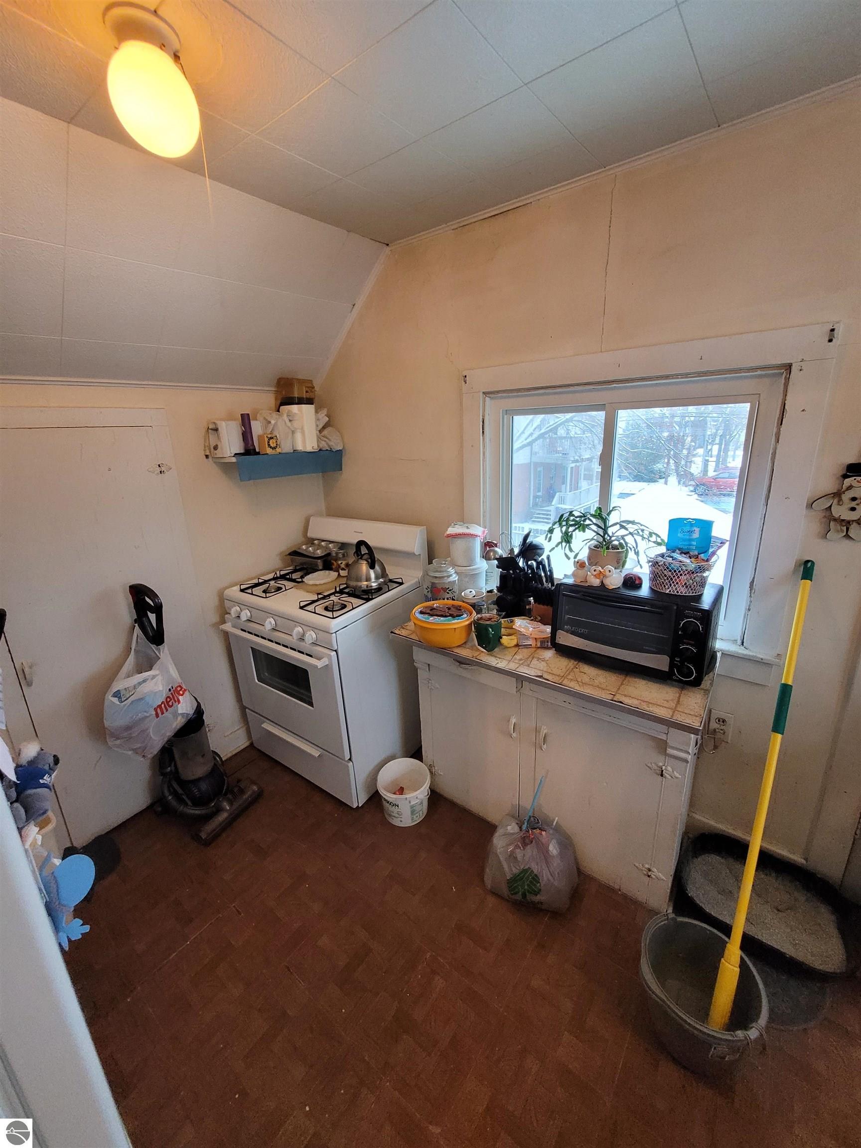 426 N State Street, Alma, MI 48801 — Photo 28