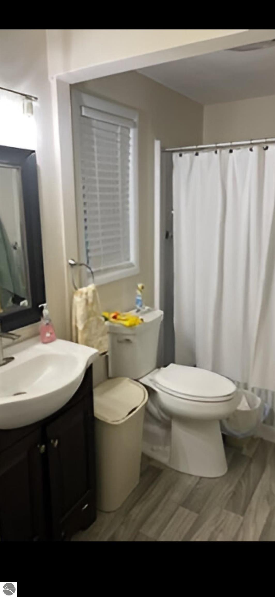 210 Darley Avenue A, Auburn, MI 48611 — Photo 5