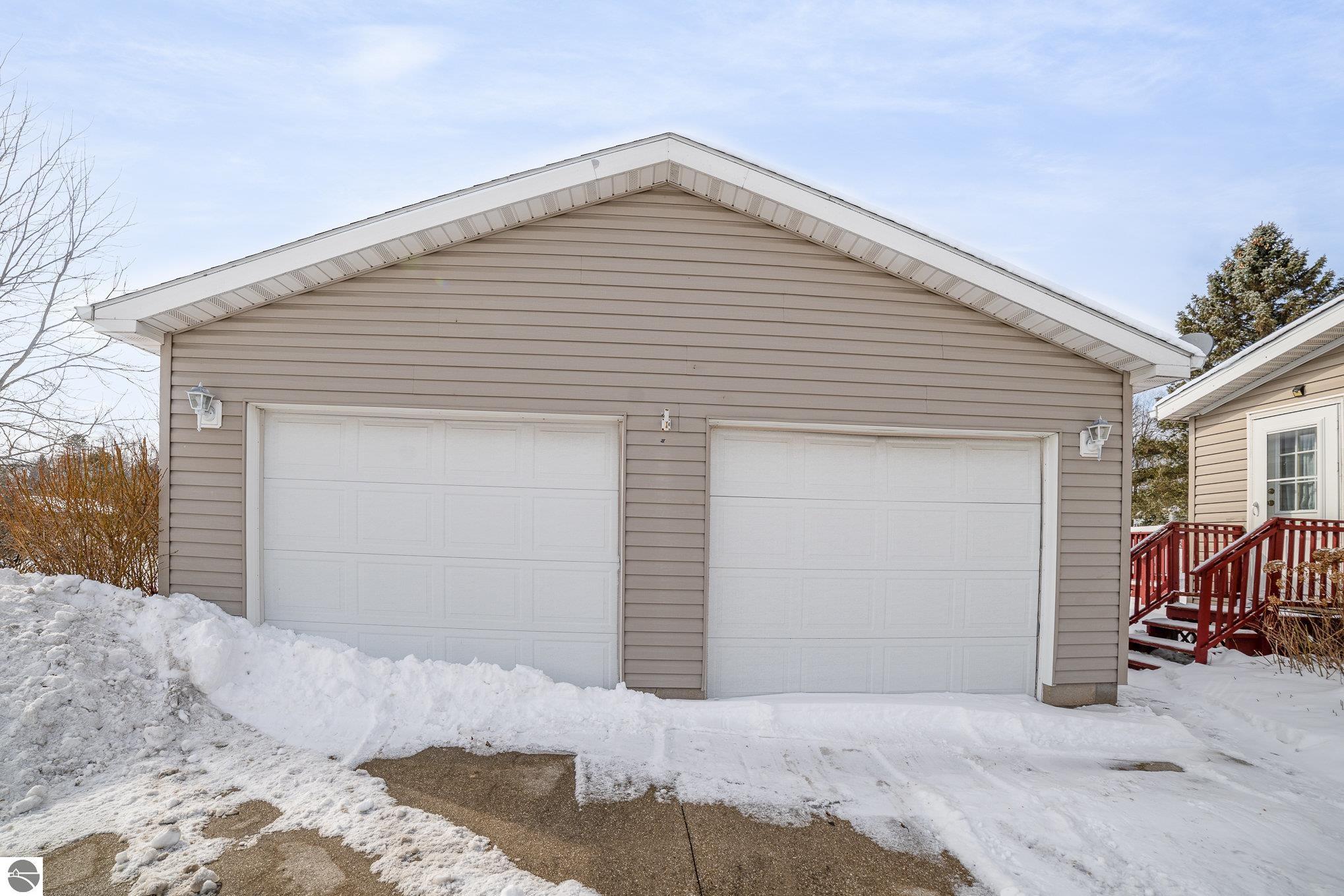 1051 Duquesa Drive, Weidman, MI 48893 — Photo 20