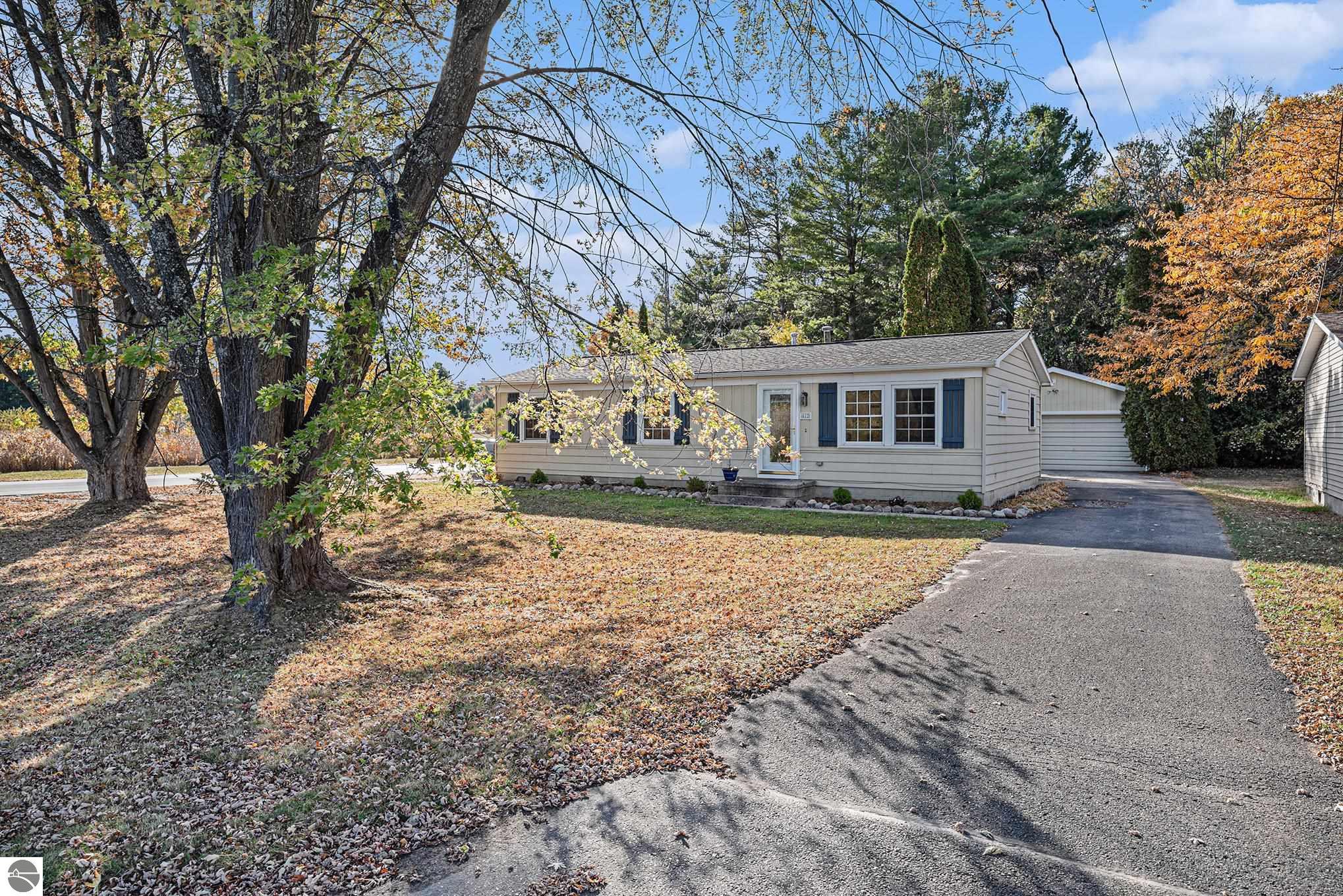 612 Ash Street, Elk Rapids, MI 49629 — Photo 25