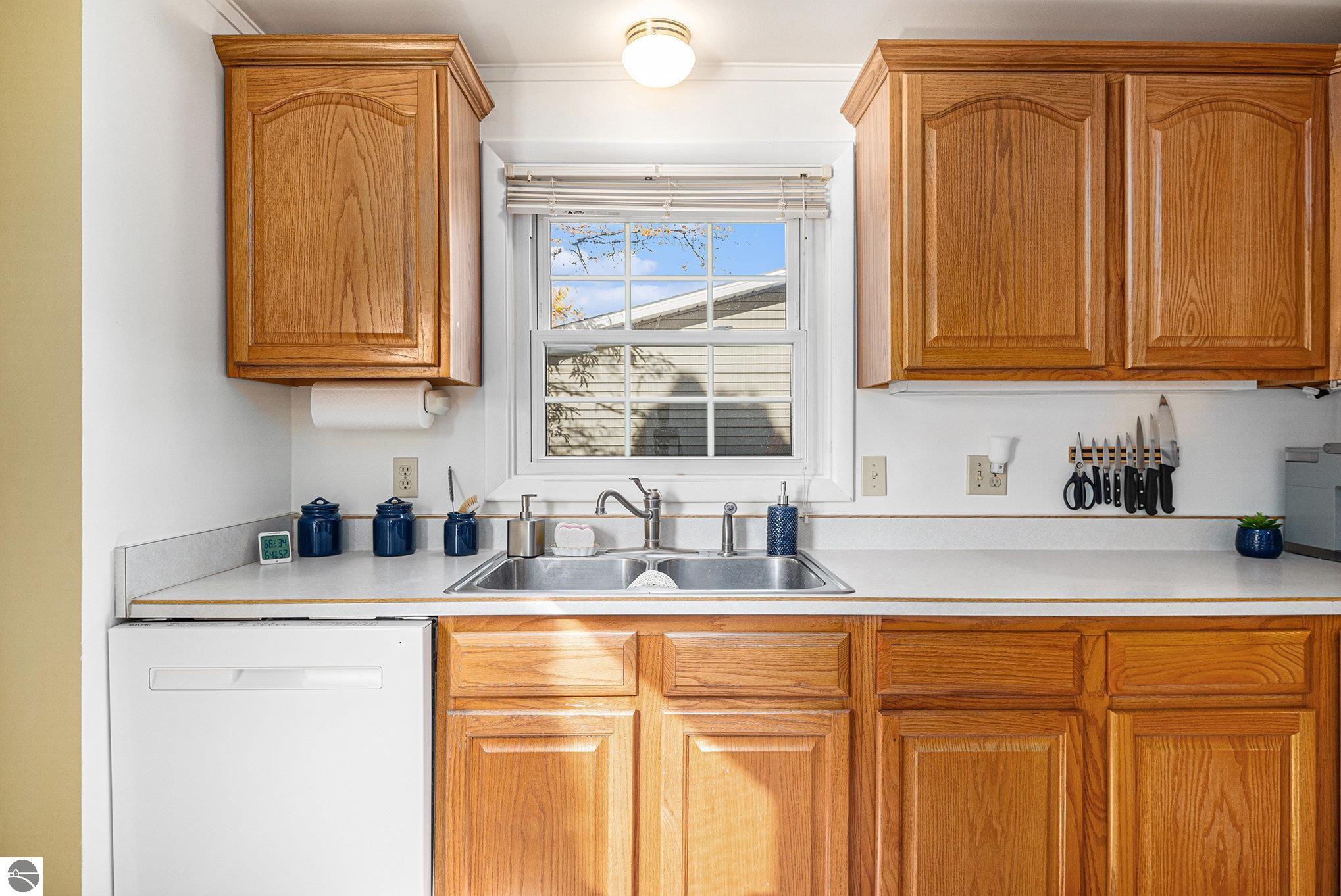 612 Ash Street, Elk Rapids, MI 49629 — Photo 9