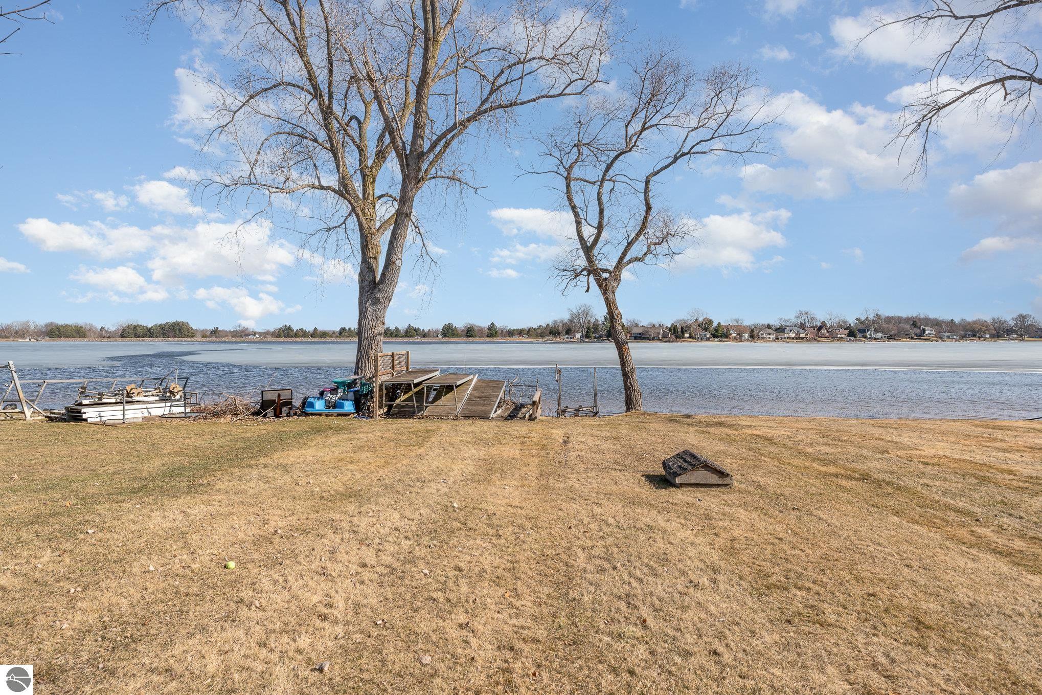 1046 Isabella Vista Drive, Weidman, MI 48893 — Photo 3