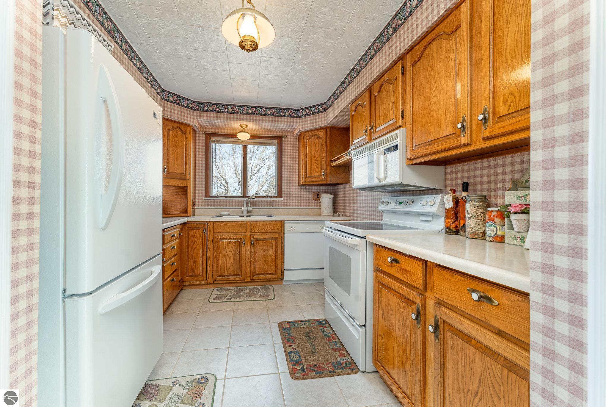 1046 Isabella Vista Drive, Weidman, MI 48893 — Photo 8
