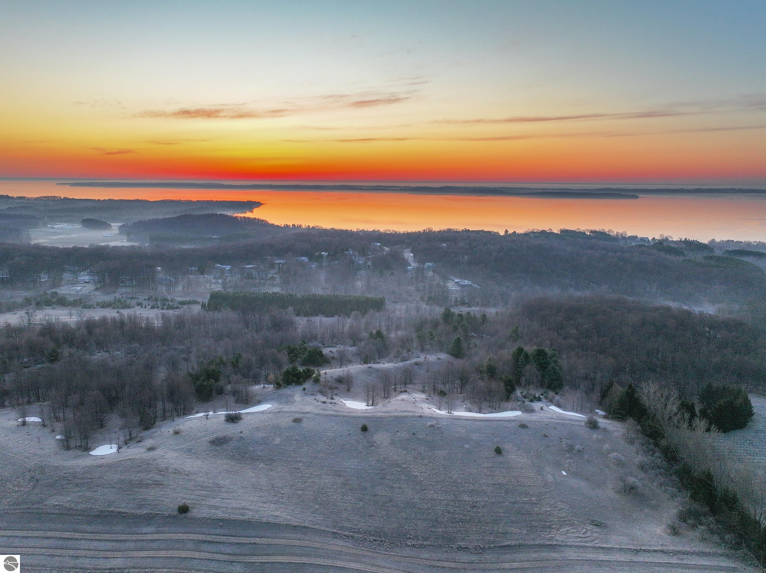10292 E Fort Road, Suttons Bay, MI 49682 — Photo 15