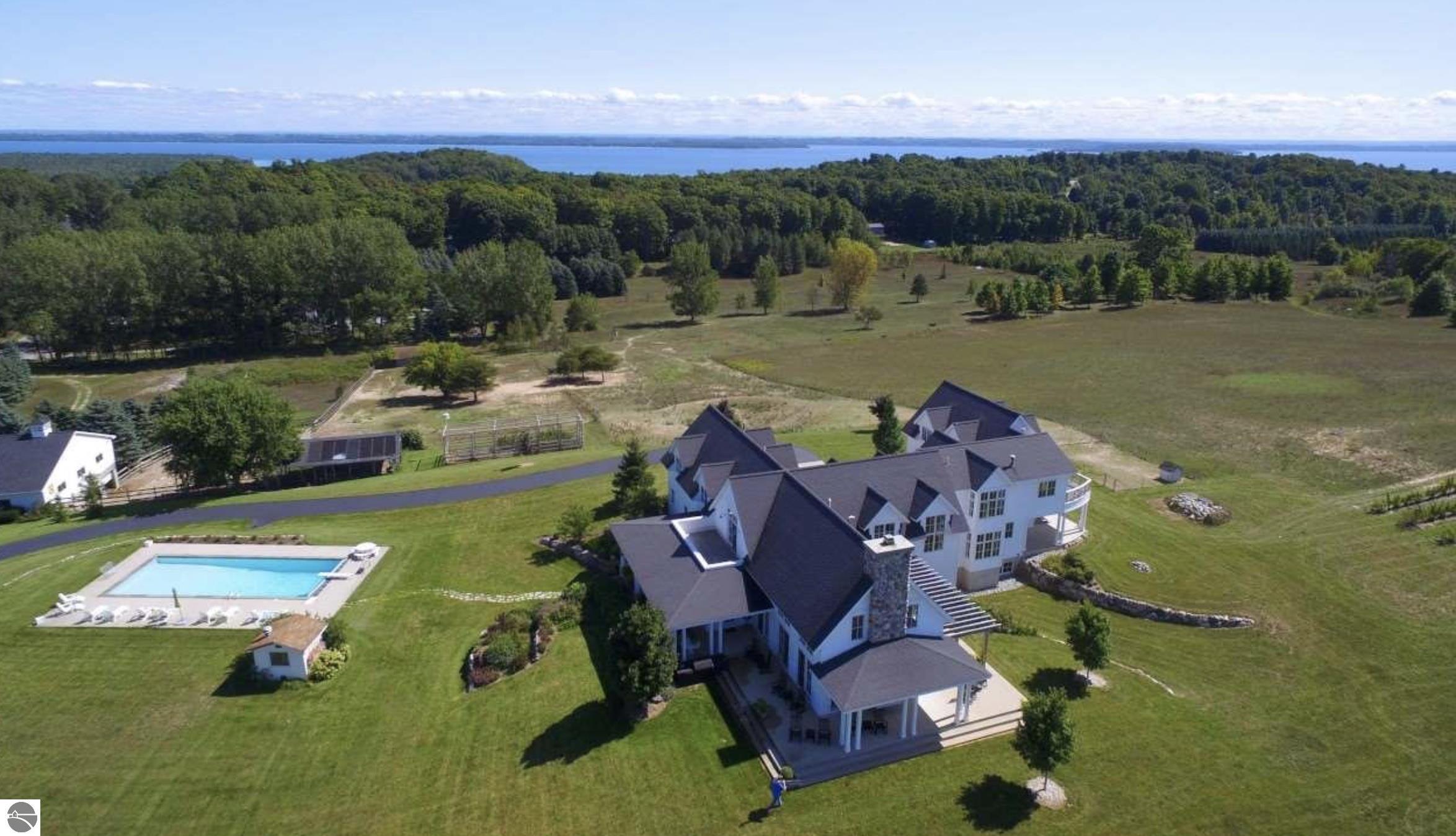 10292 E Fort Road, Suttons Bay, MI 49682 — Photo 3