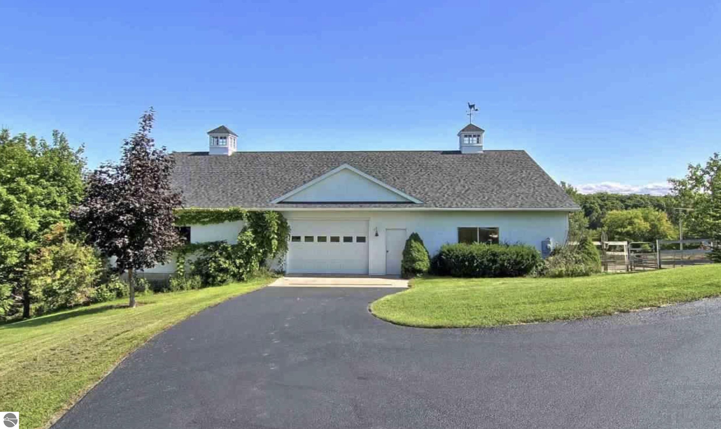10292 E Fort Road, Suttons Bay, MI 49682 — Photo 4