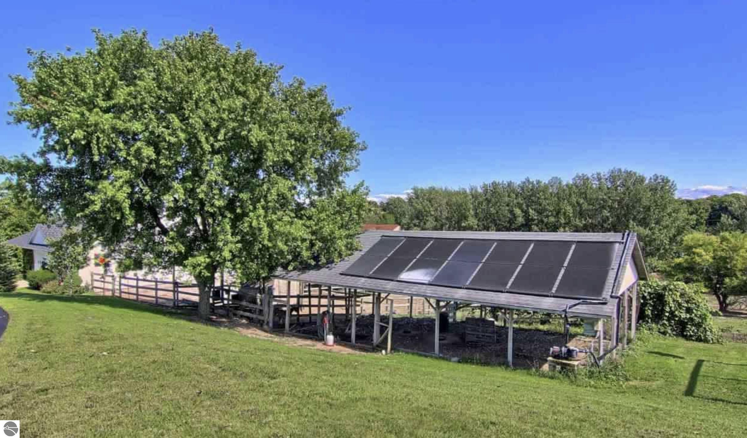 10292 E Fort Road, Suttons Bay, MI 49682 — Photo 82