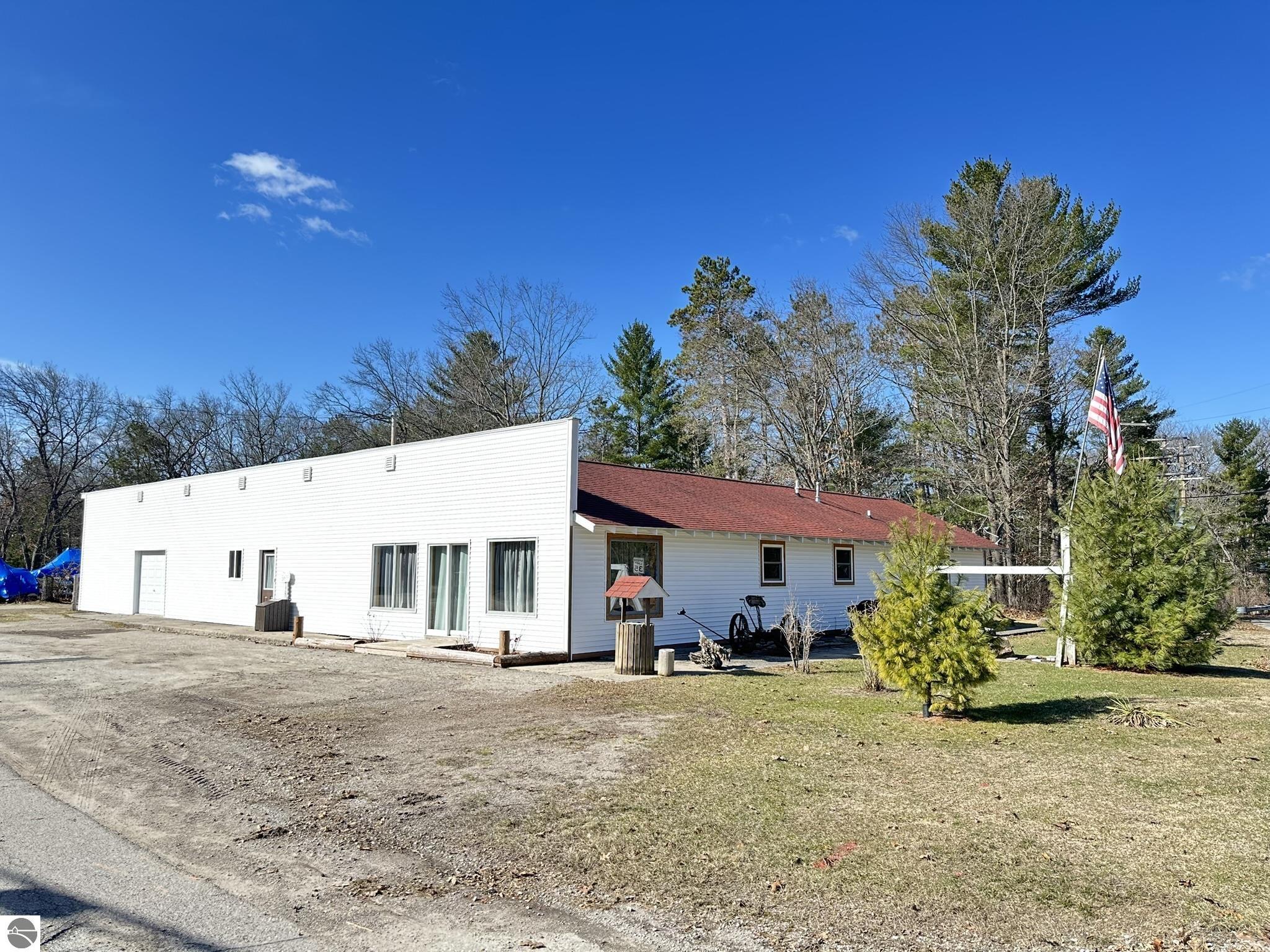 1905 Saginaw, National City, MI 48748 — front exterior
