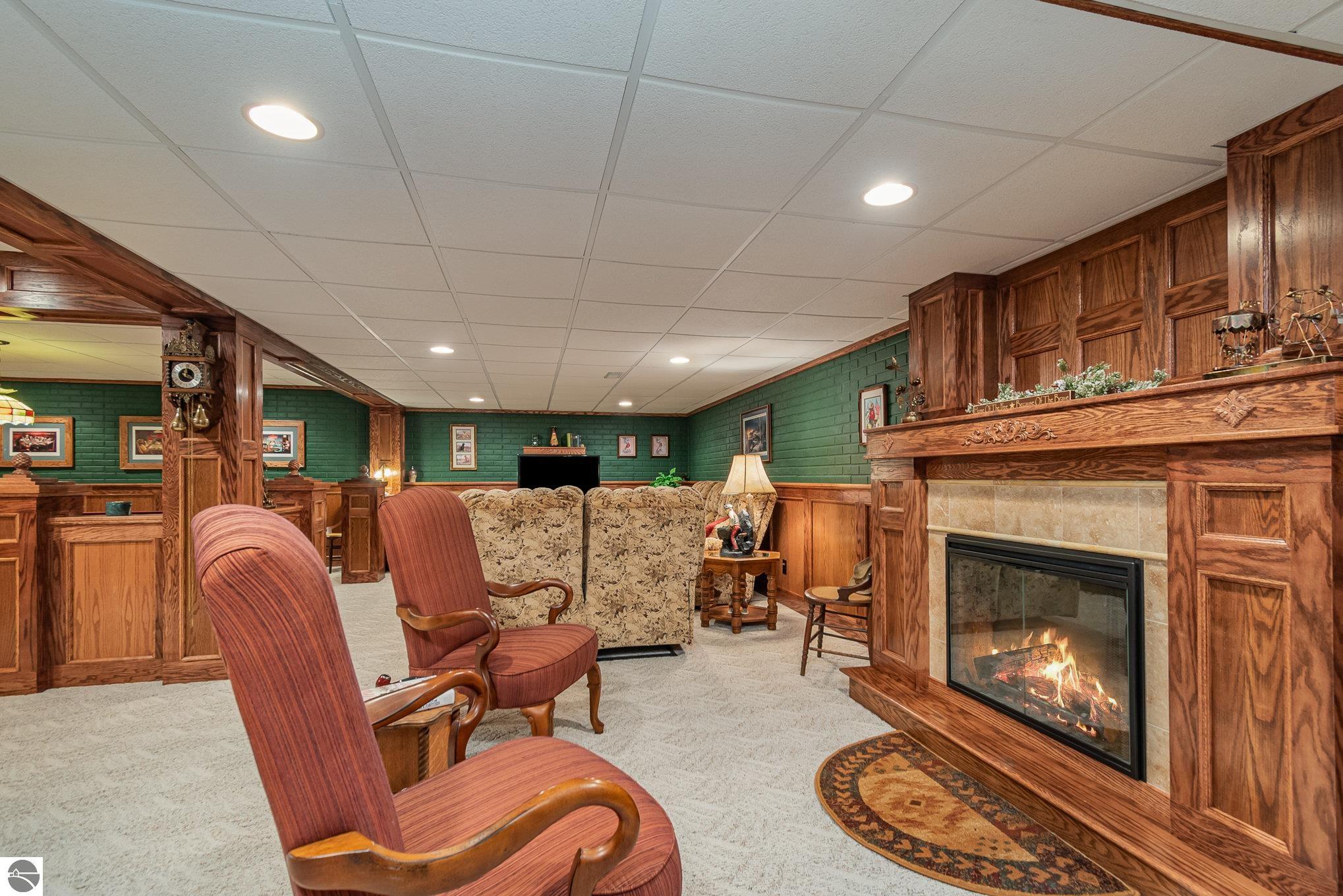 1276 Queensway Drive, Lake Isabella, MI 48893 — Photo 32