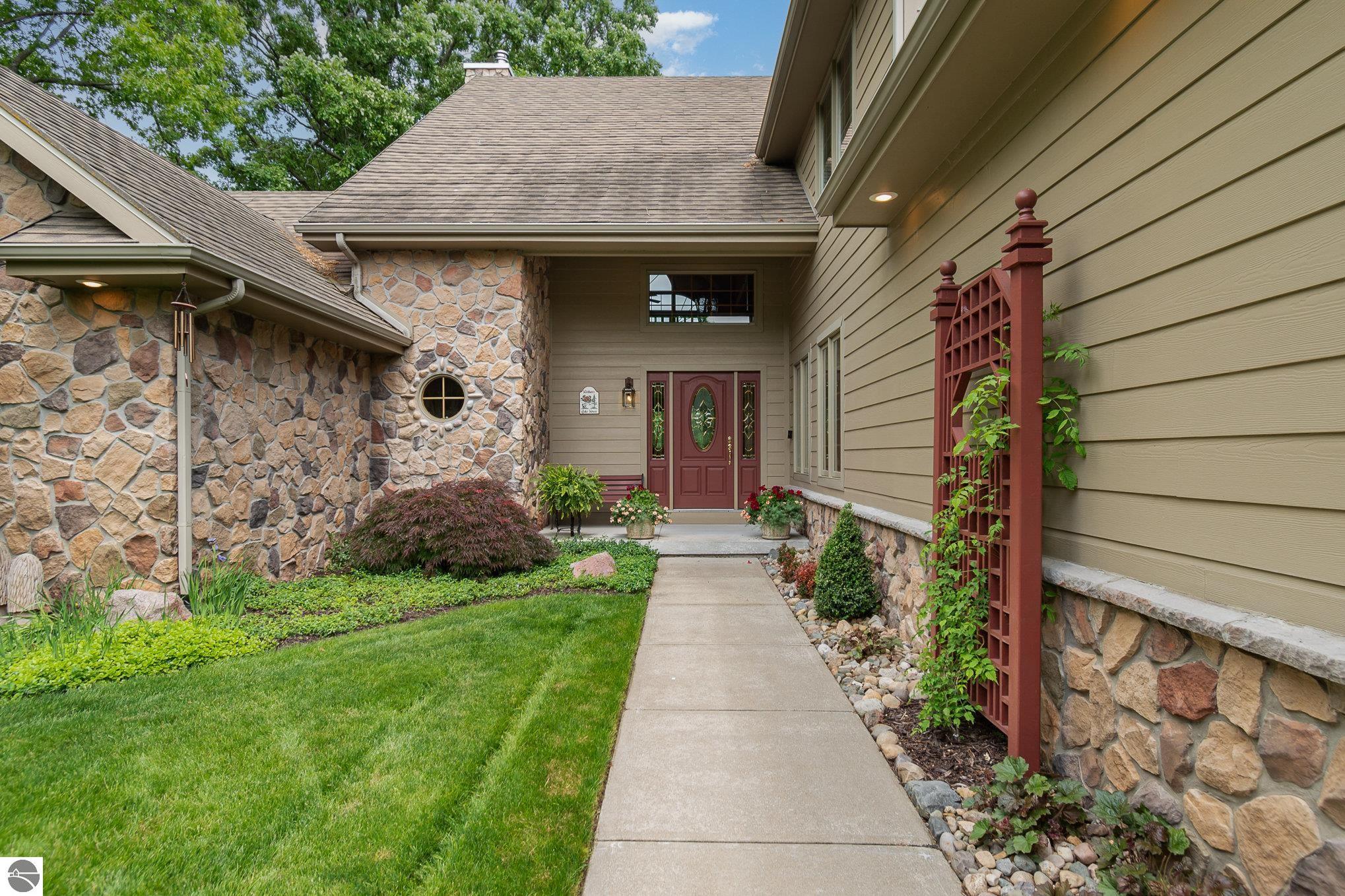 1276 Queensway Drive, Lake Isabella, MI 48893 — Photo 37