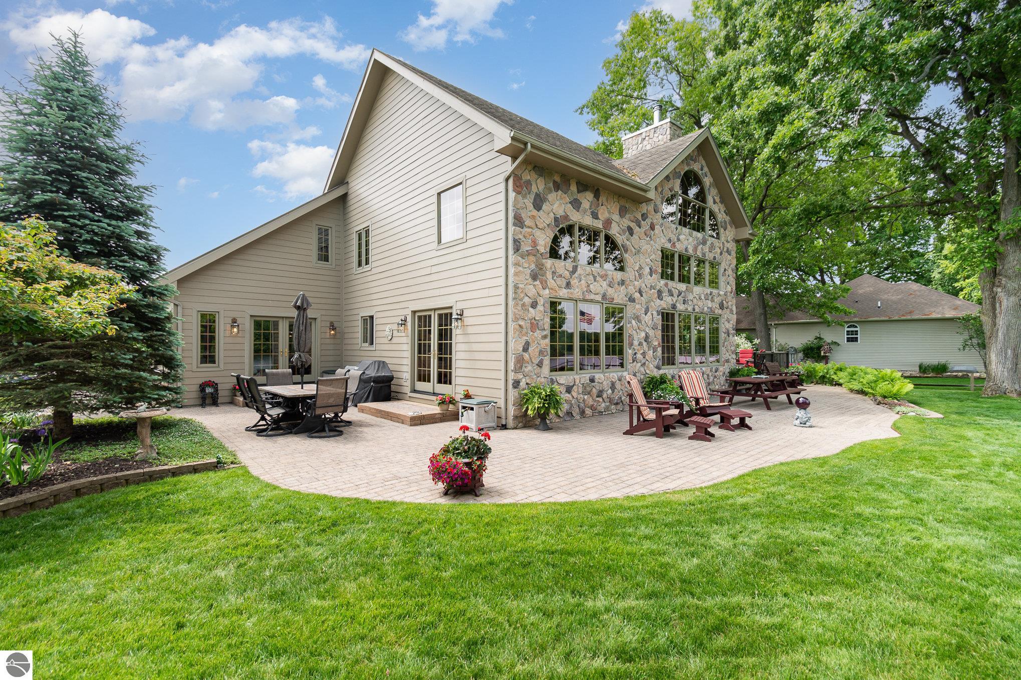 1276 Queensway Drive, Lake Isabella, MI 48893 — Photo 40