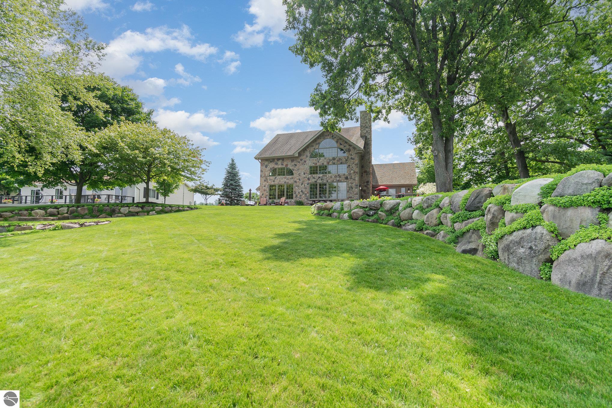 1276 Queensway Drive, Lake Isabella, MI 48893 — Photo 44