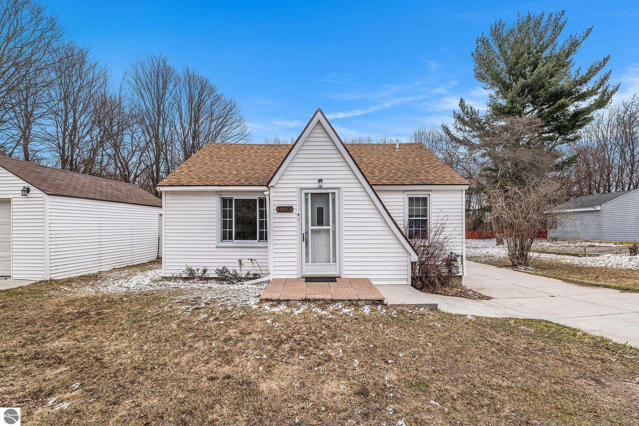 1067 Orchard, Benzonia, MI 49616 — Photo 29