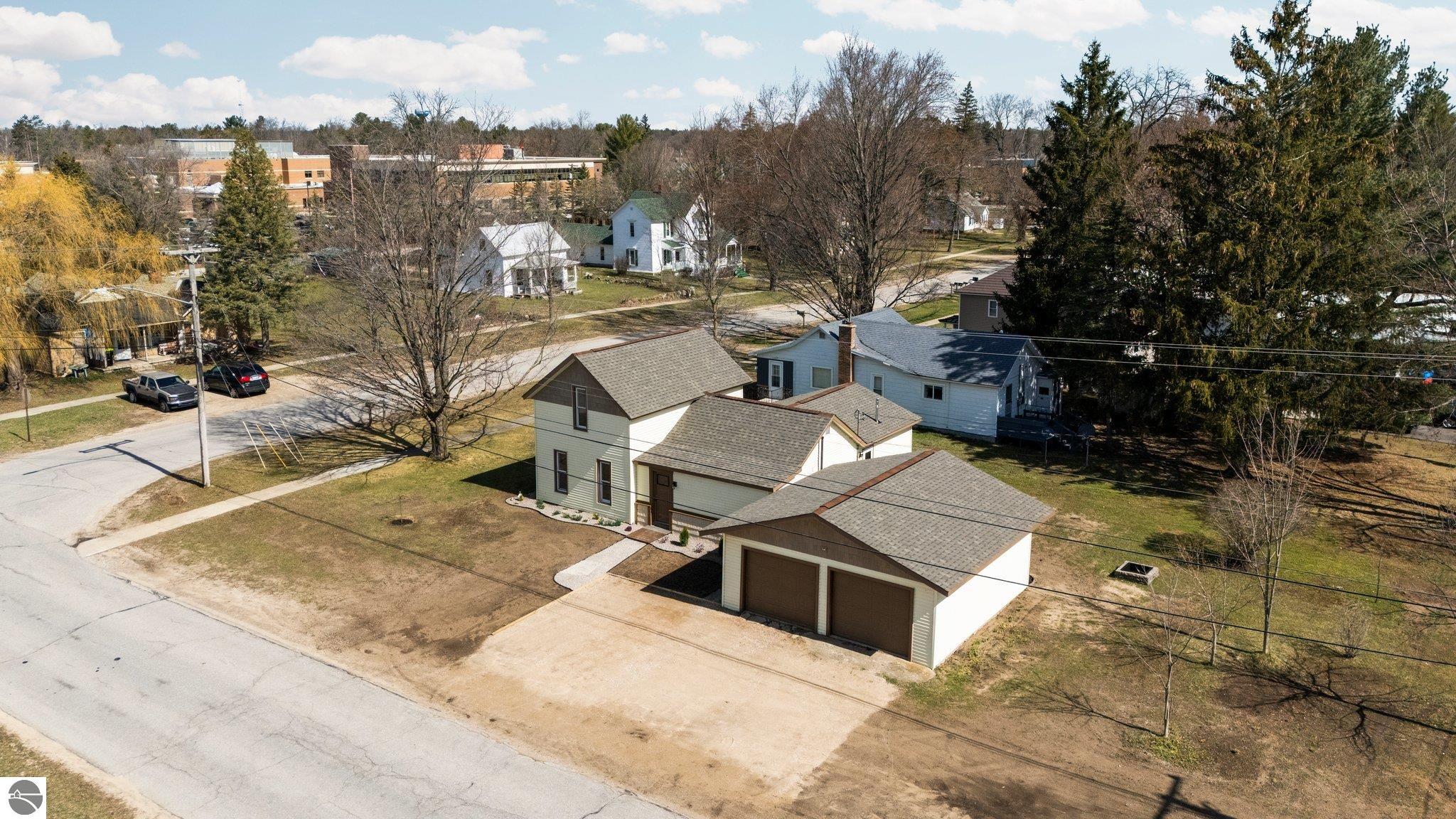 419 S Cherry Street, Kalkaska, MI 49646 — Photo 2