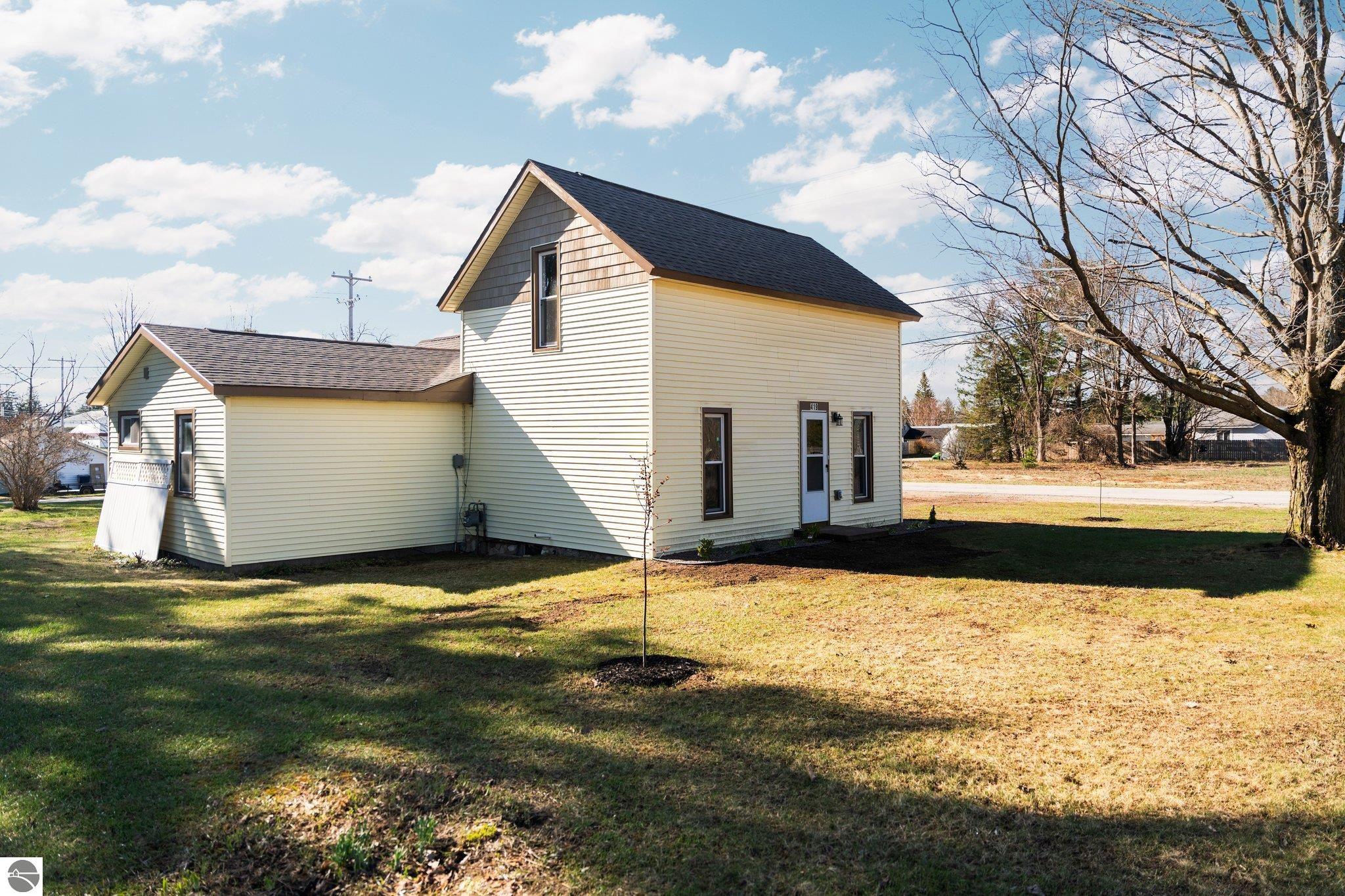 419 S Cherry Street, Kalkaska, MI 49646 — Photo 37