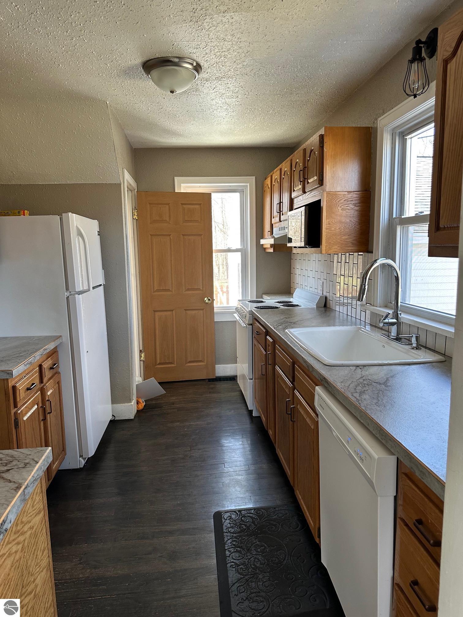 3851 N Mission Road, Rosebush, MI 48878 — Photo 5