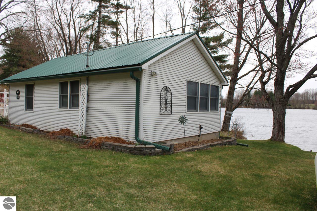 2689 SW Ingersoll Road, Fife Lake, MI 49633 — front exterior