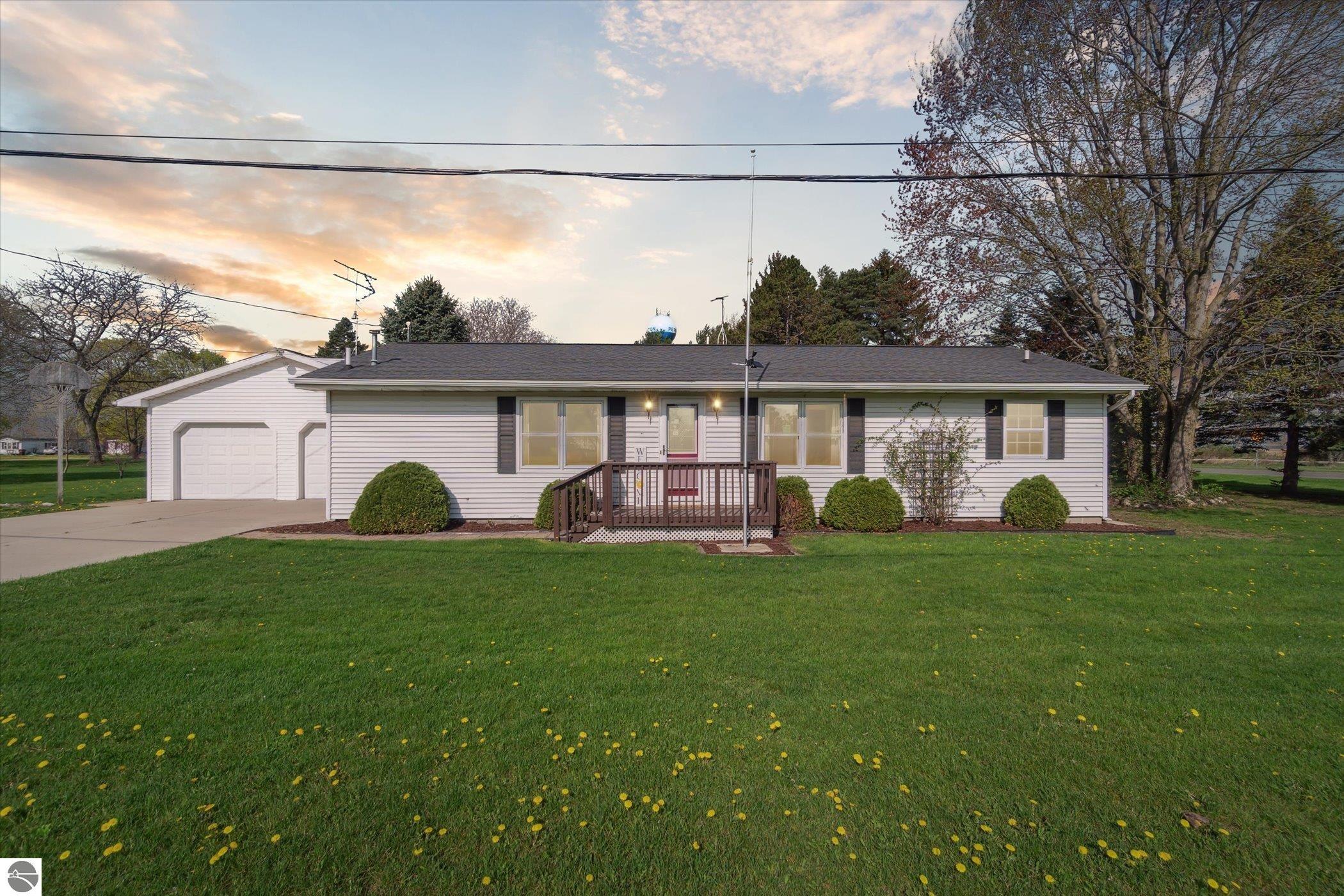 111 N Cole Street, Perrinton, MI 48871 — front exterior