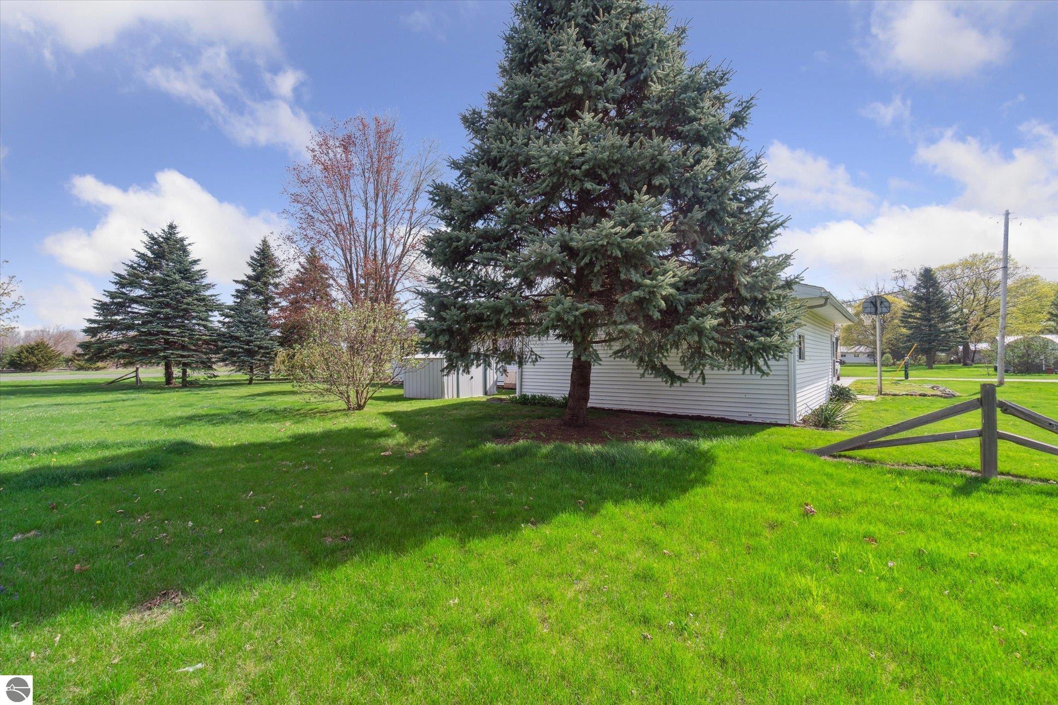 111 N Cole Street, Perrinton, MI 48871 — Photo 34