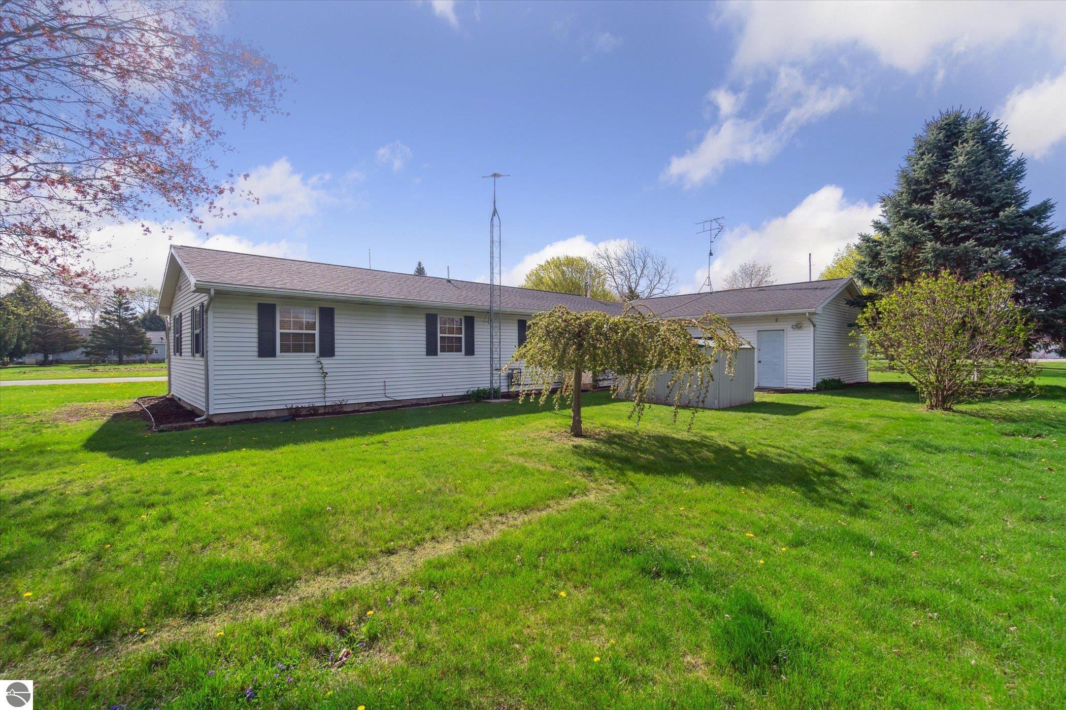 111 N Cole Street, Perrinton, MI 48871 — Photo 37