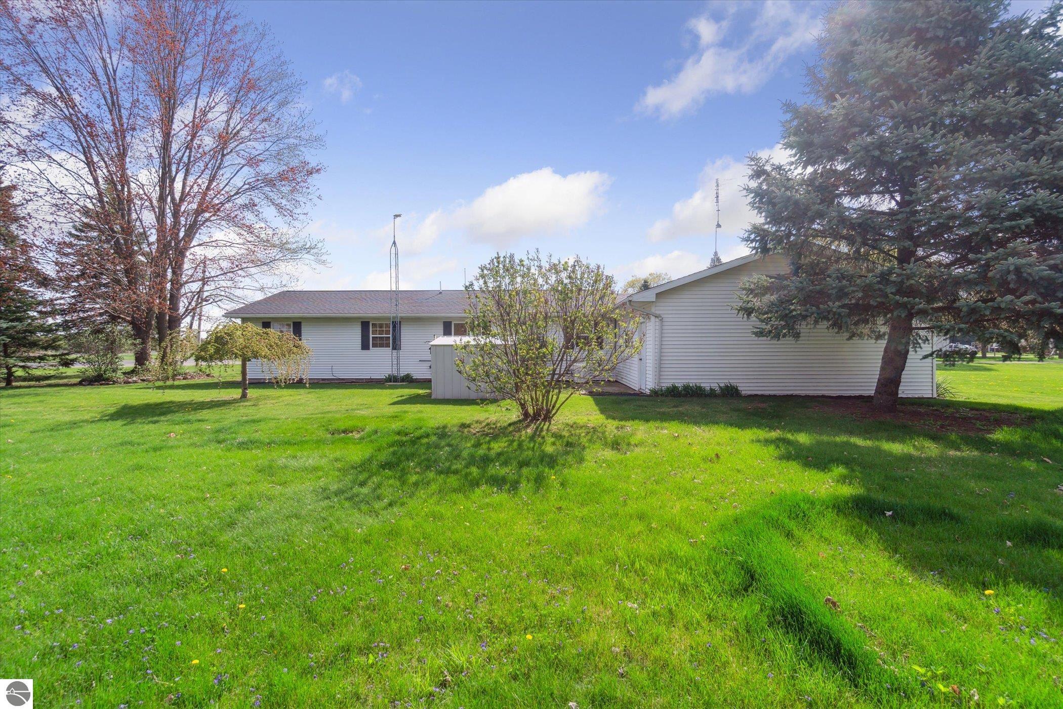 111 N Cole Street, Perrinton, MI 48871 — Photo 38