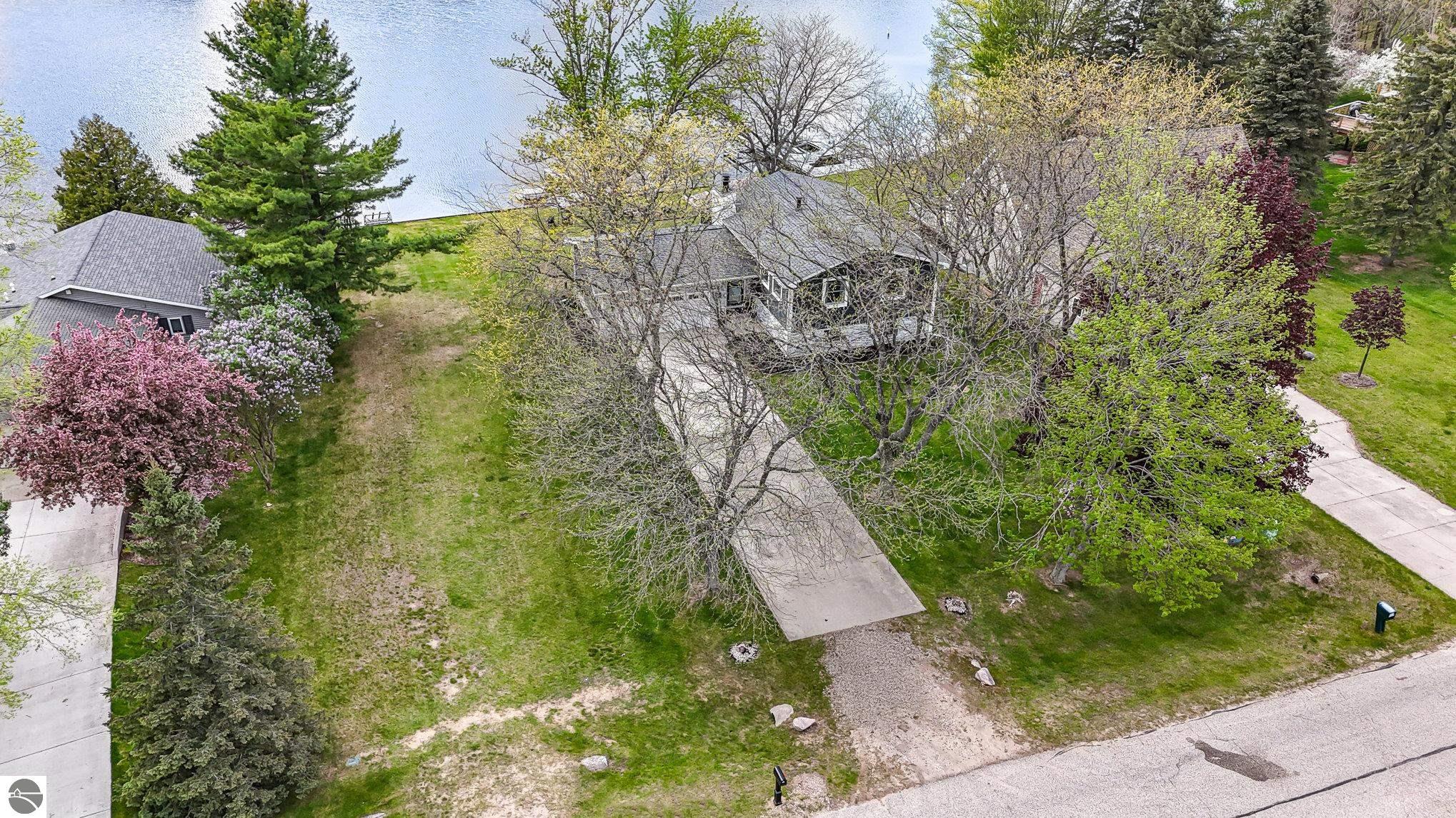 1254 Queensway Drive, Lake Isabella, MI 48893 — Photo 25