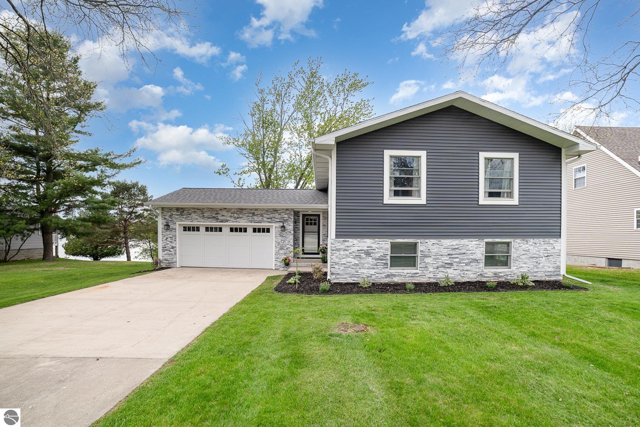 1254 Queensway Drive, Lake Isabella, MI 48893 — Photo 4