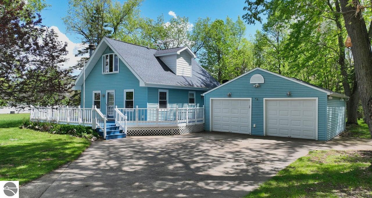 1117 Lincoln Drive, Lake Isabella, MI 48893 — front exterior