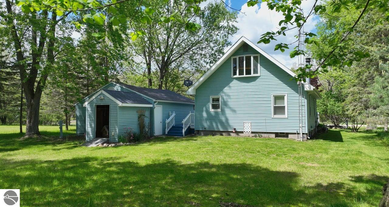 1117 Lincoln Drive, Lake Isabella, MI 48893 — Photo 31