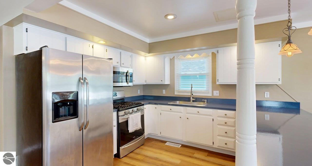 1117 Lincoln Drive, Lake Isabella, MI 48893 — Photo 9