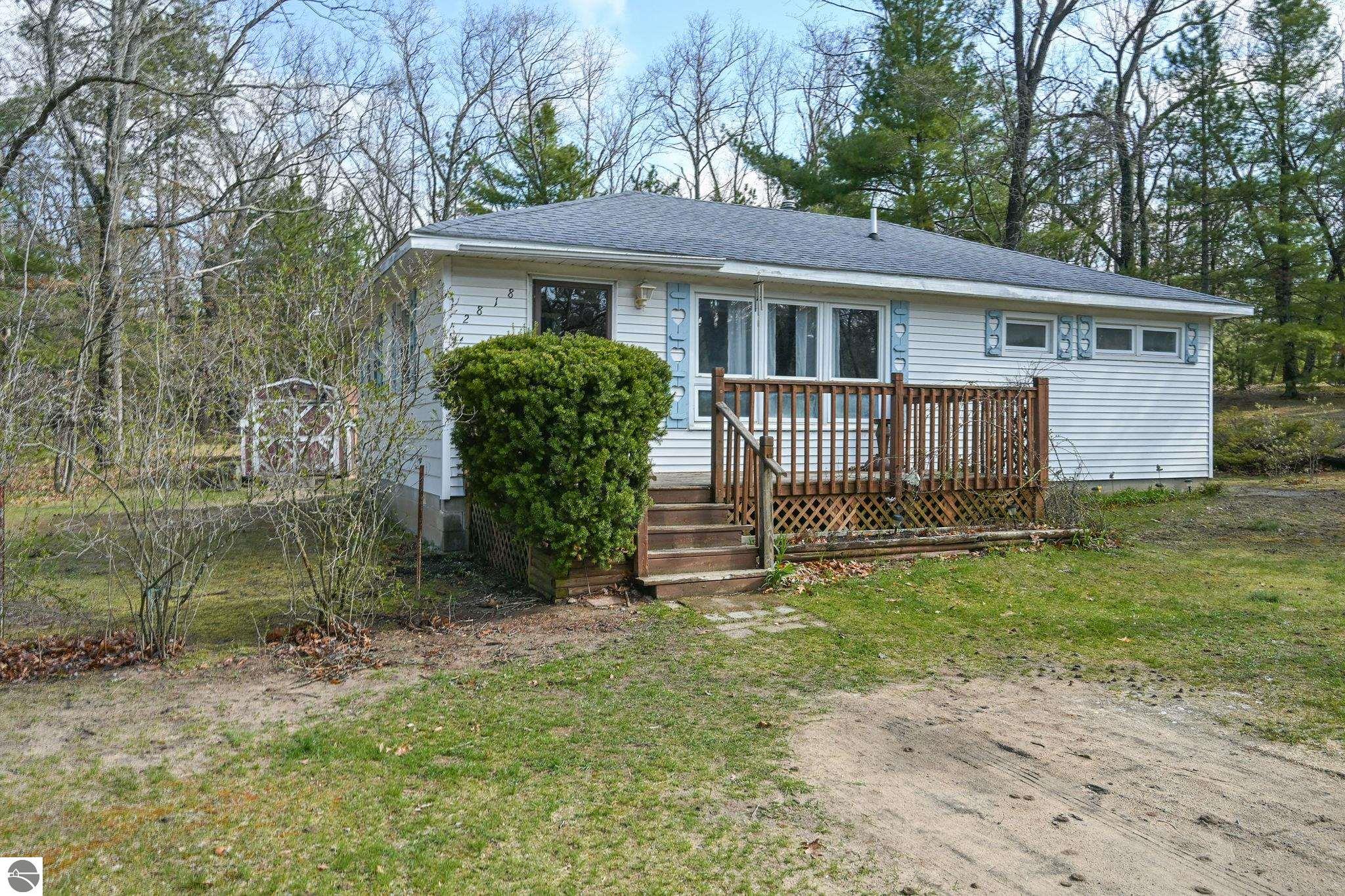 2818 Leone Avenue, National City, MI 48748 — Photo 2