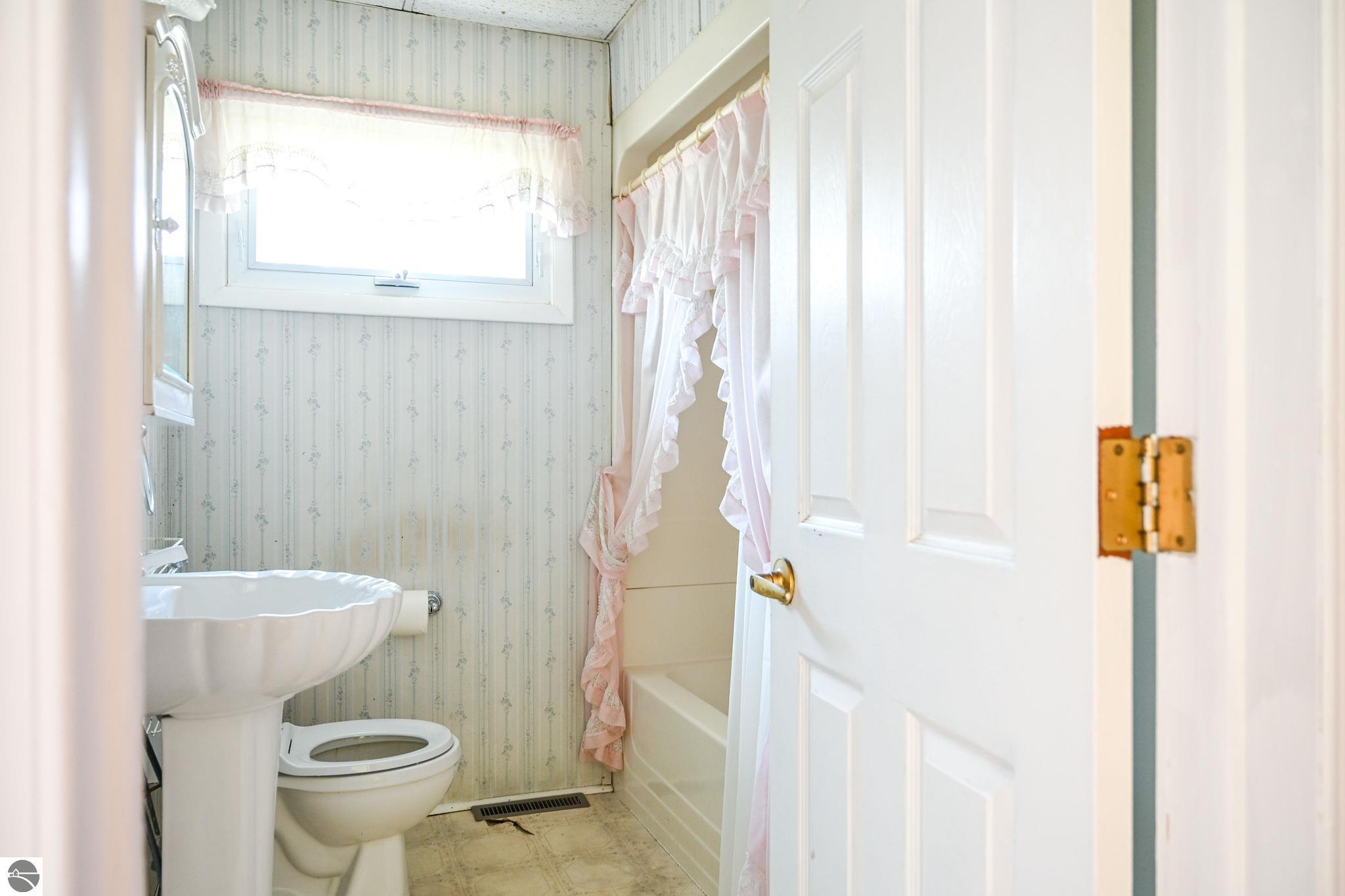 2818 Leone Avenue, National City, MI 48748 — Photo 19