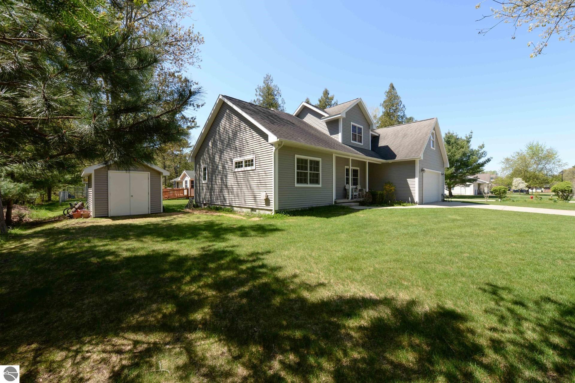 722 Bennington Street, East Tawas, MI 48730 — Photo 5