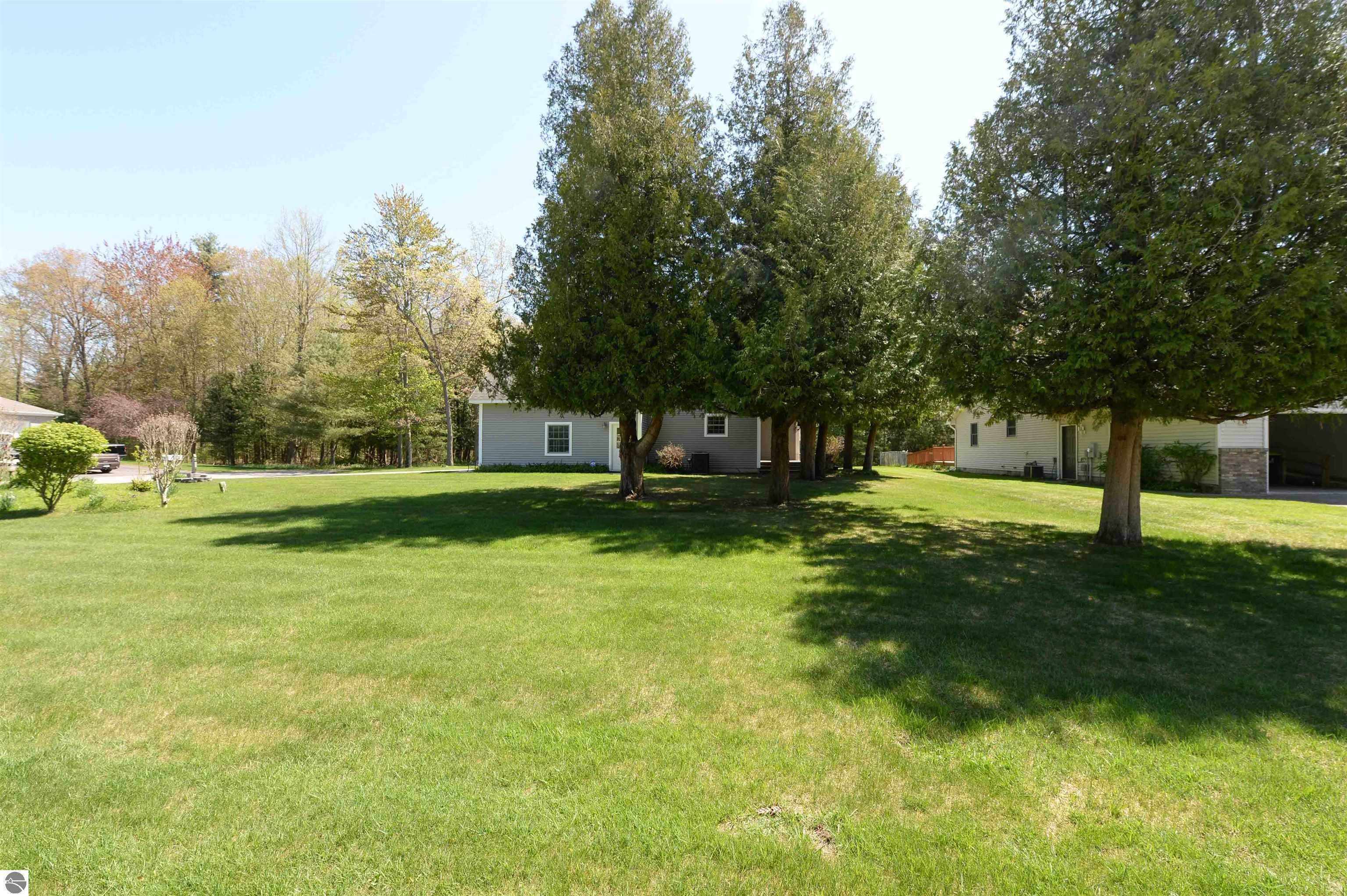 722 Bennington Street, East Tawas, MI 48730 — Photo 6